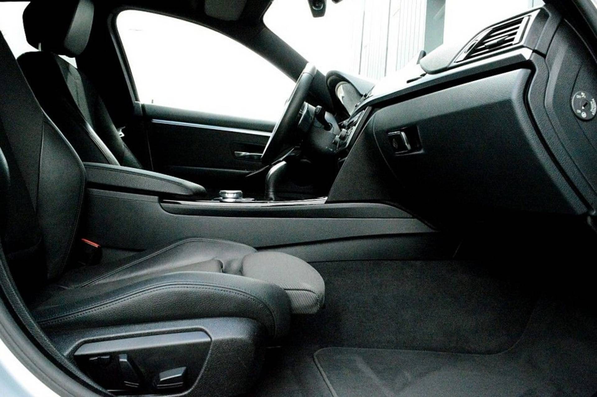 BMW 4 Serie Gran Coupé 435i Executive Rijklaarprijs-Garantie  Navigatie Leder Sport Interieur 19 Inch Xenon - 16/39