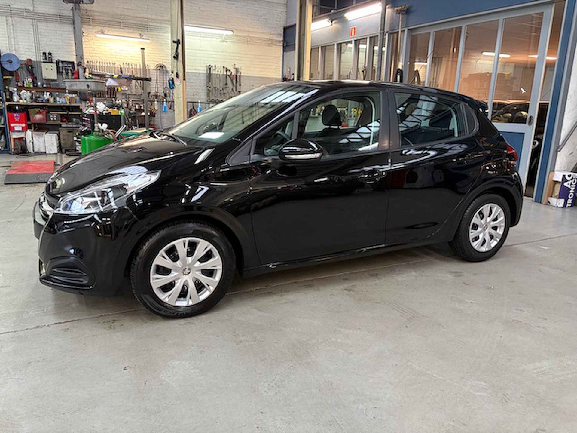 PEUGEOT 208 1.2 Puretech 82pk 5-Drs Active | Apple carplay / Android auto | Navigatie | Cruise control | Airco |  Bluetooth | NAP | Rijklaar prijs! - 3/21