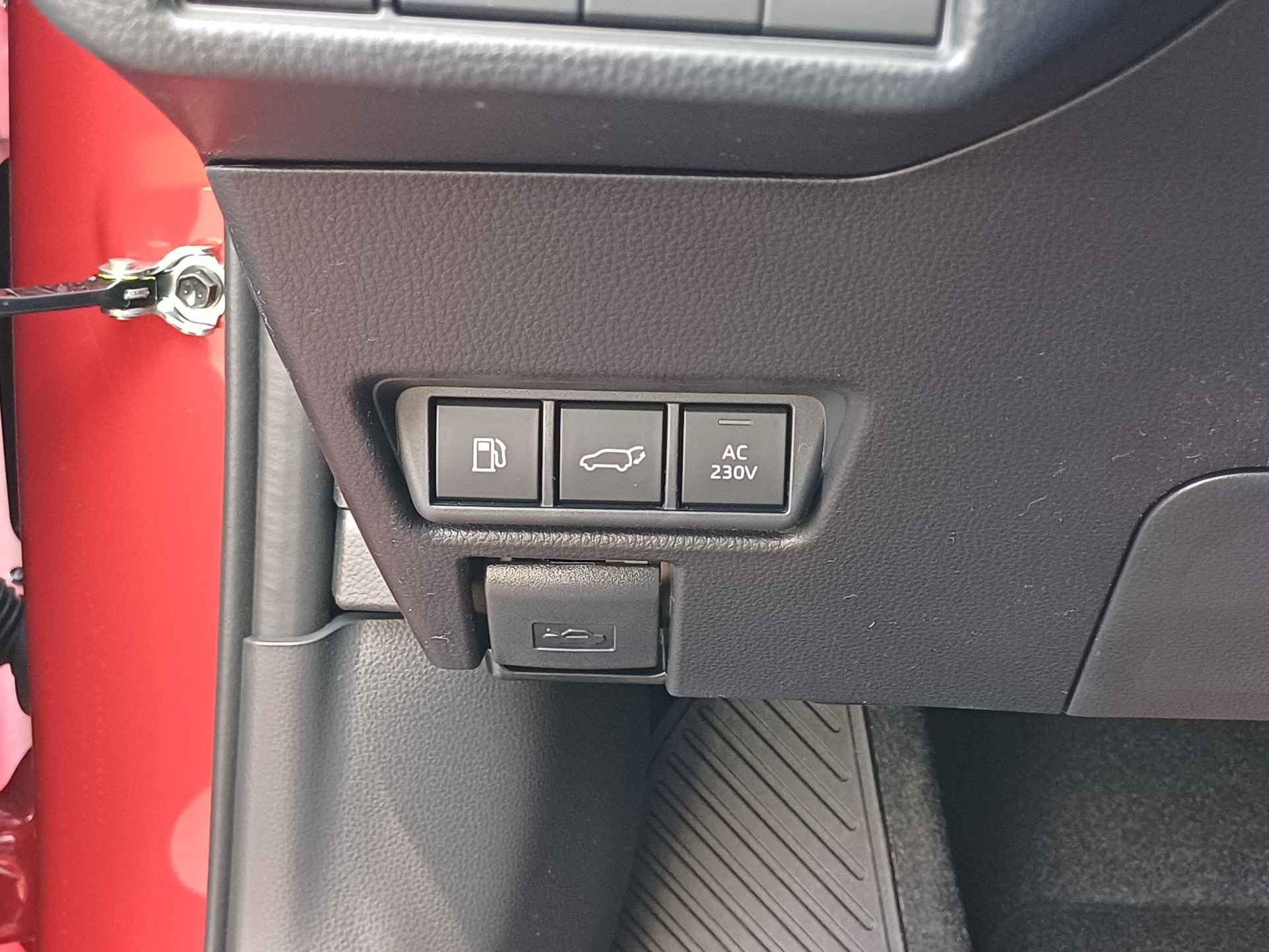 Toyota Prius 2.0 Plug-in Executive - 37/39