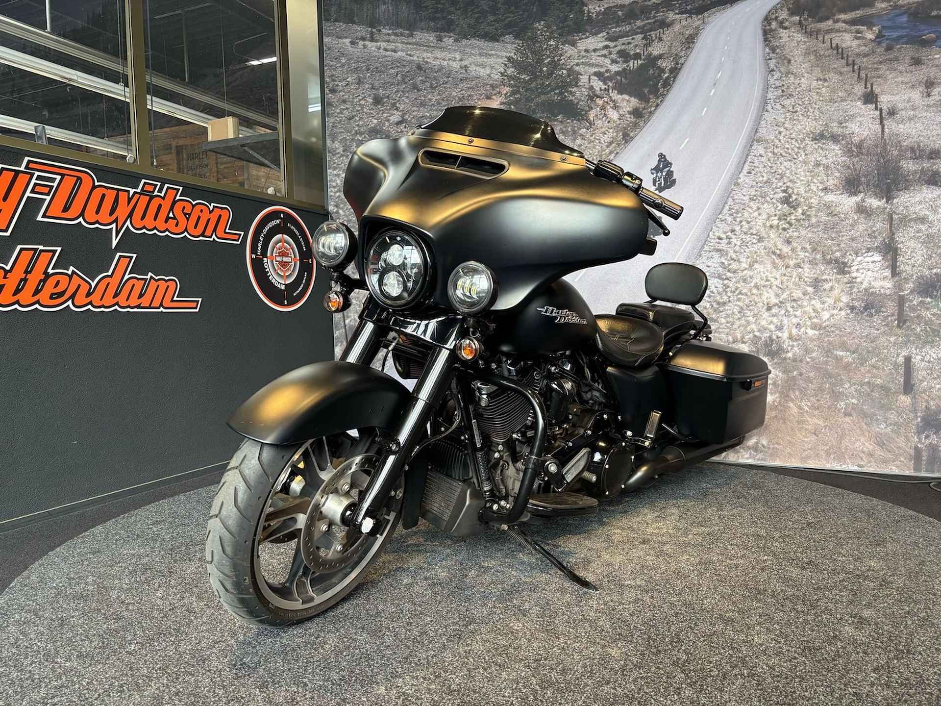 Harley-Davidson FLHXS STREET GLIDE SPECIAL - 5/7