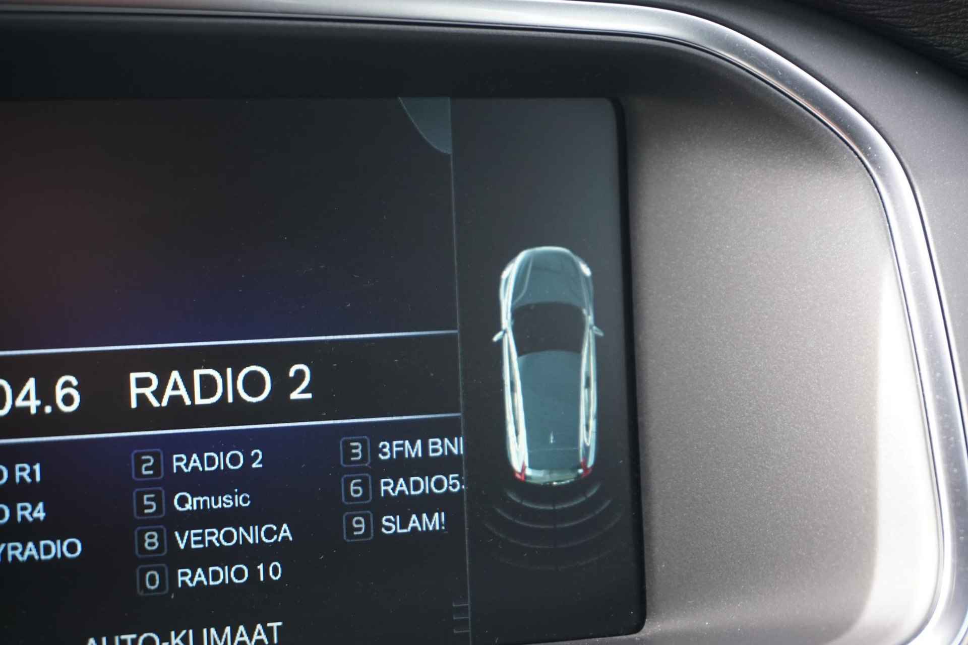 Volvo V40 1.5 T2 R-Design 120PK! | Bi-Xenon | Cruise control | Climate | verwarmde voorstoelen | stand kachel | High performance audio | verwarmde voorruit | - 21/32