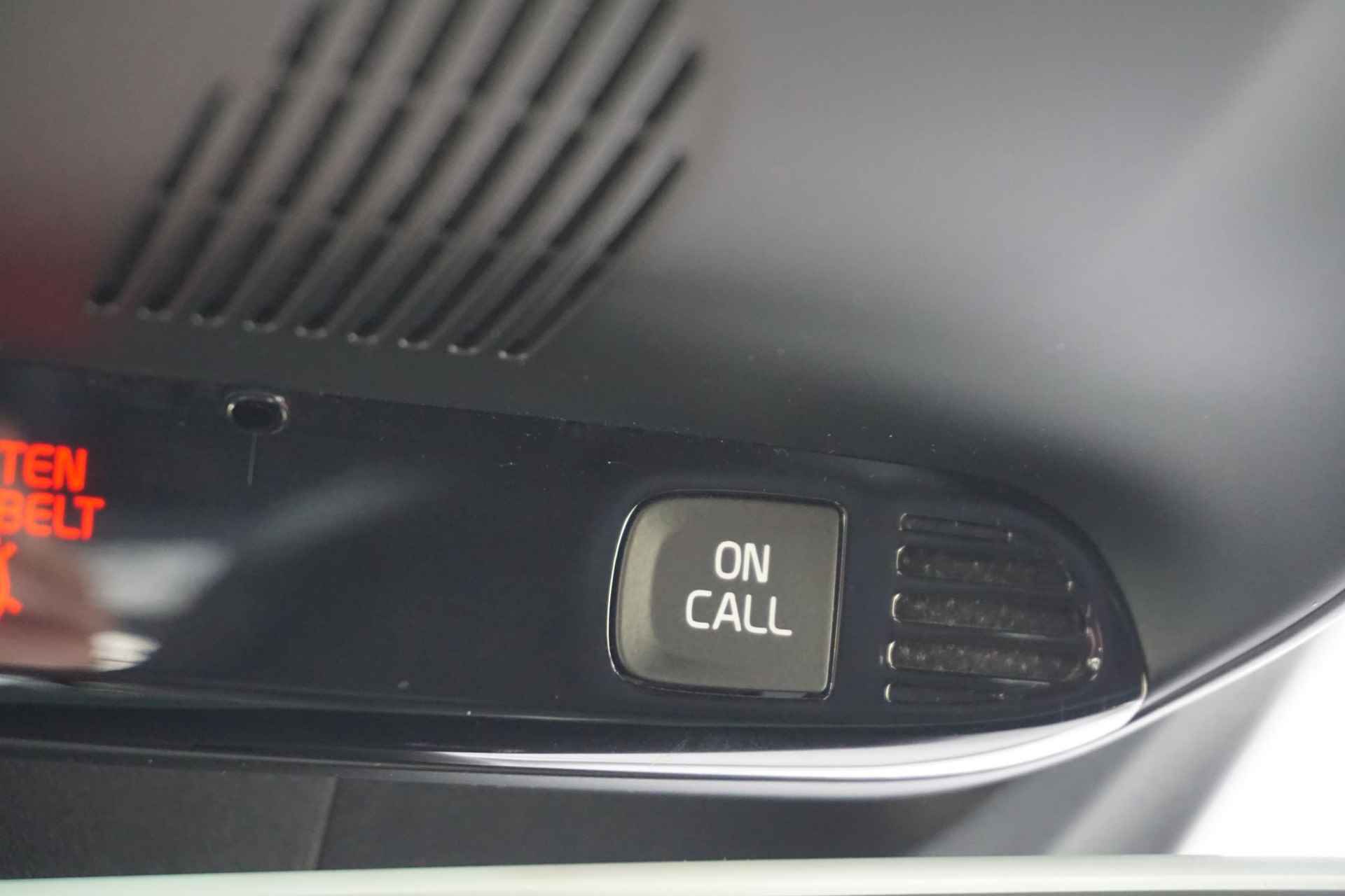 Volvo V40 1.5 T2 R-Design 120PK! | Bi-Xenon | Cruise control | Climate | verwarmde voorstoelen | stand kachel | High performance audio | verwarmde voorruit | - 25/32