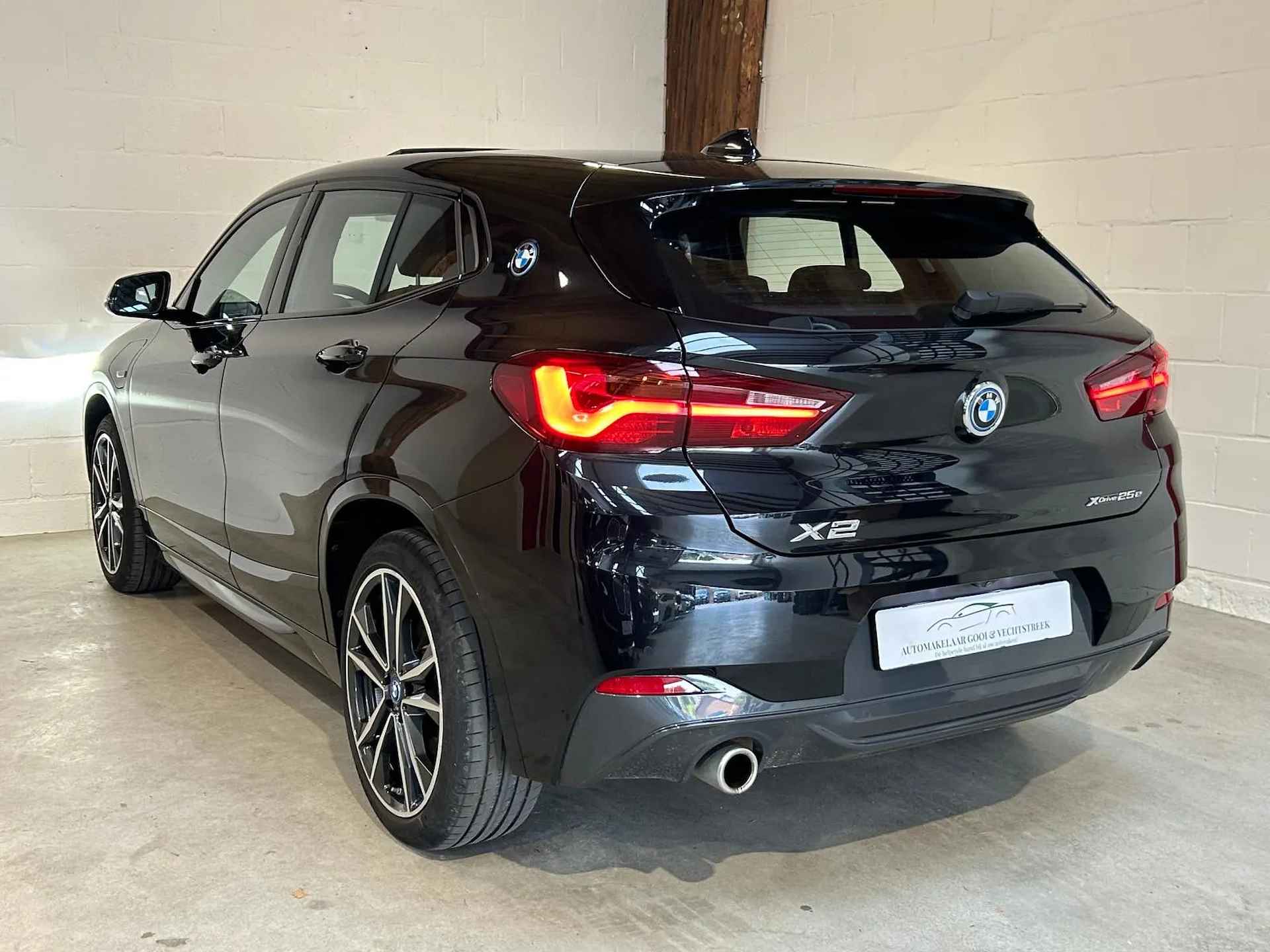 BMW X2 xDrive25e High Exec. - M-Sport - Panorama - Adaptief - 5/25