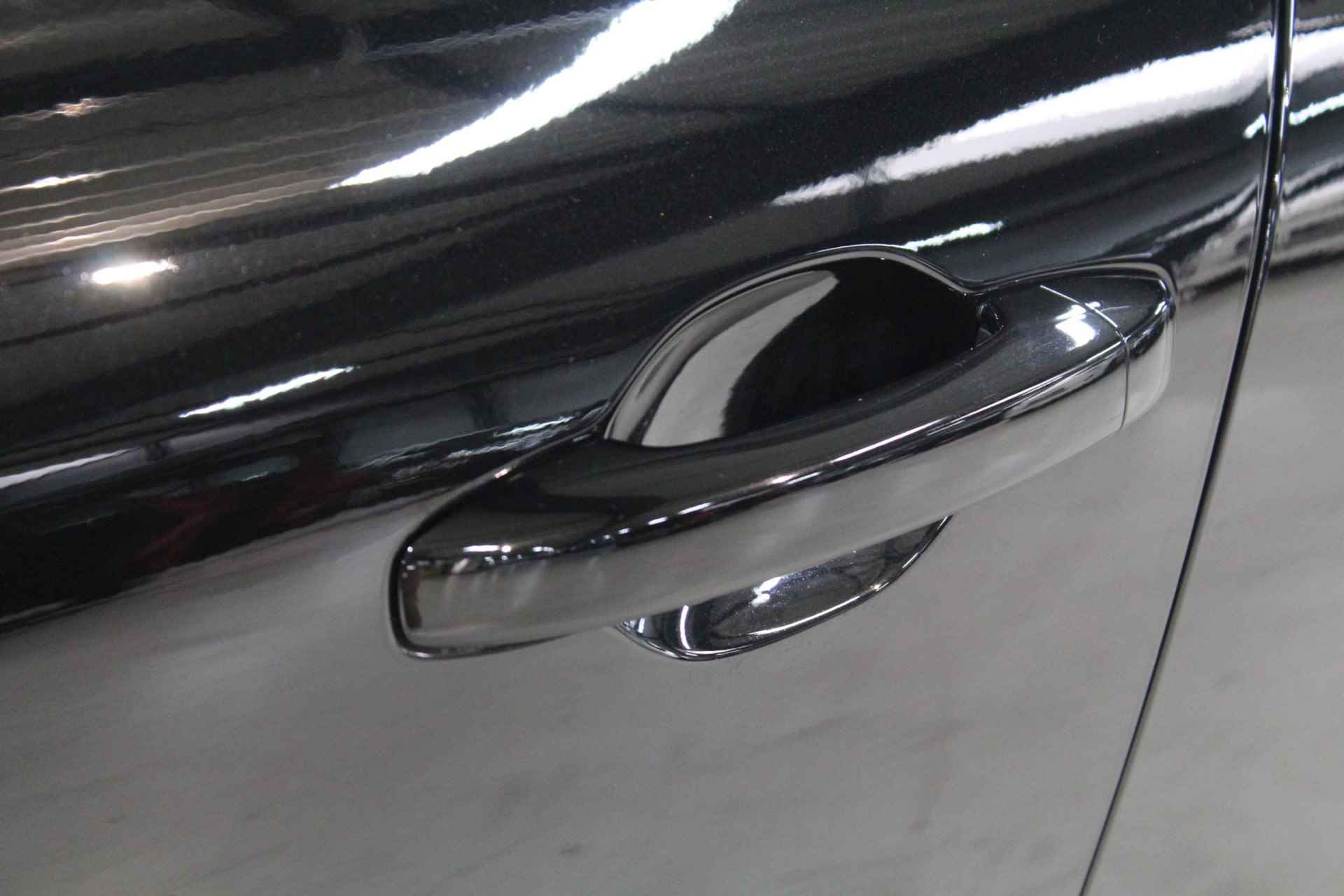 Renault Clio 1.0 TCe 90 Techno / Rondomzichtcamera / Apple Car Play & Android Auto / Armsteun voor / Parkeersensoren voor + achter / Metaalkleur / Cruise control / DAB / Automatische airco / Keyless / Kunstlederen - stof bekleding / LED / Navigatiesysteem - 25/41