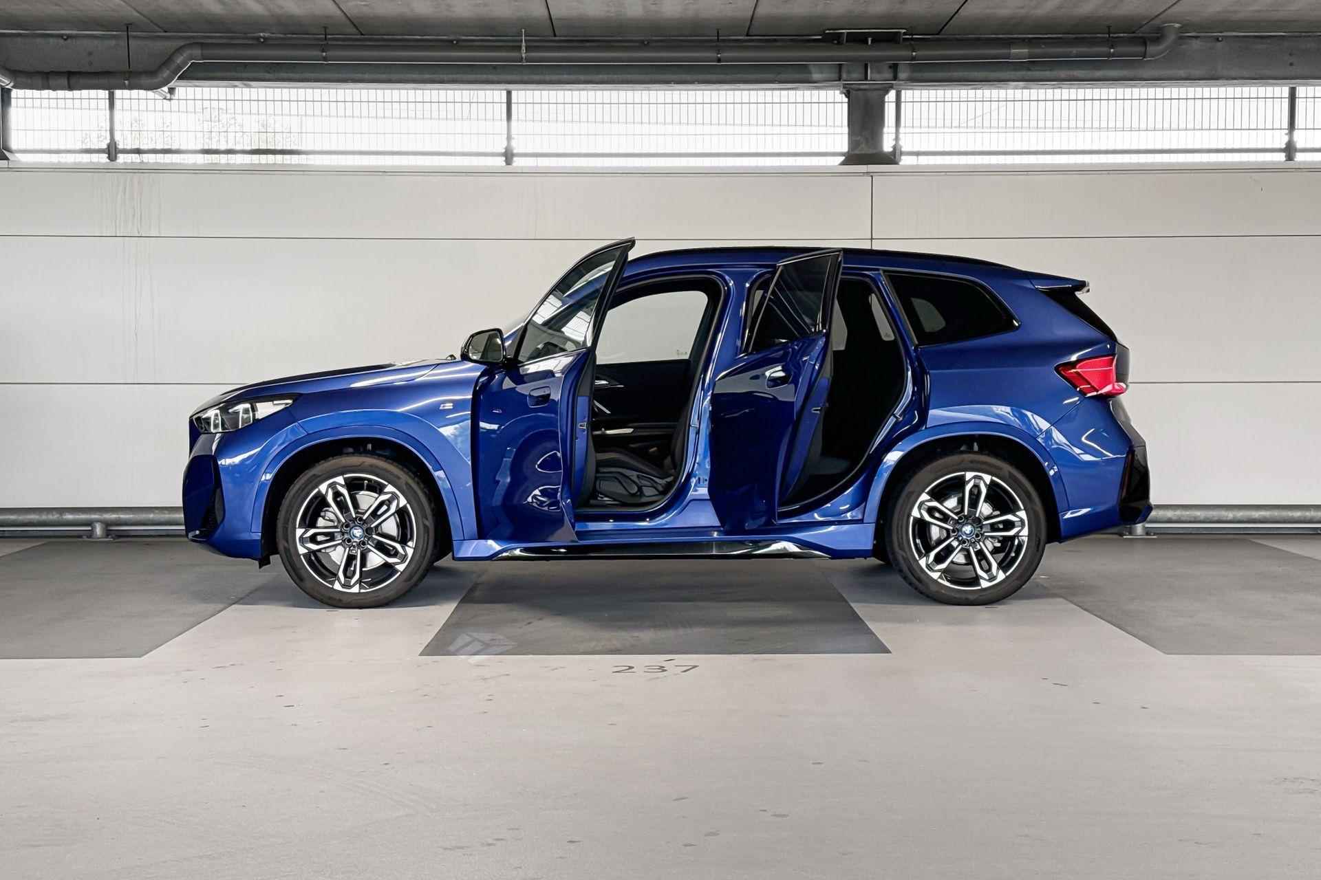 BMW iX1 xDrive30 67 kWh - 3/22