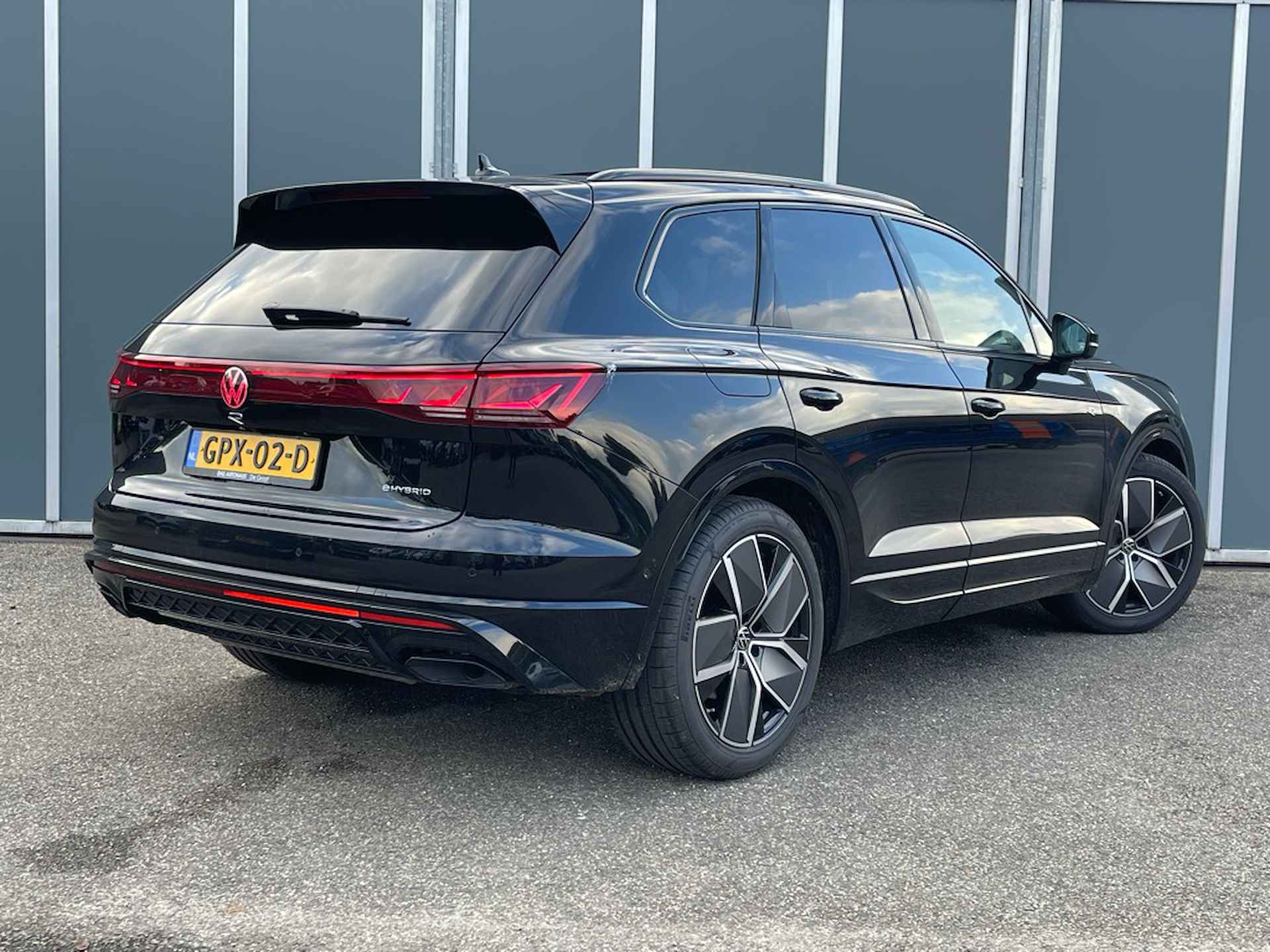 Volkswagen Touareg  3.0 V6 TSI eHybrid R 4Motion 463pk | NW Model - 3/9