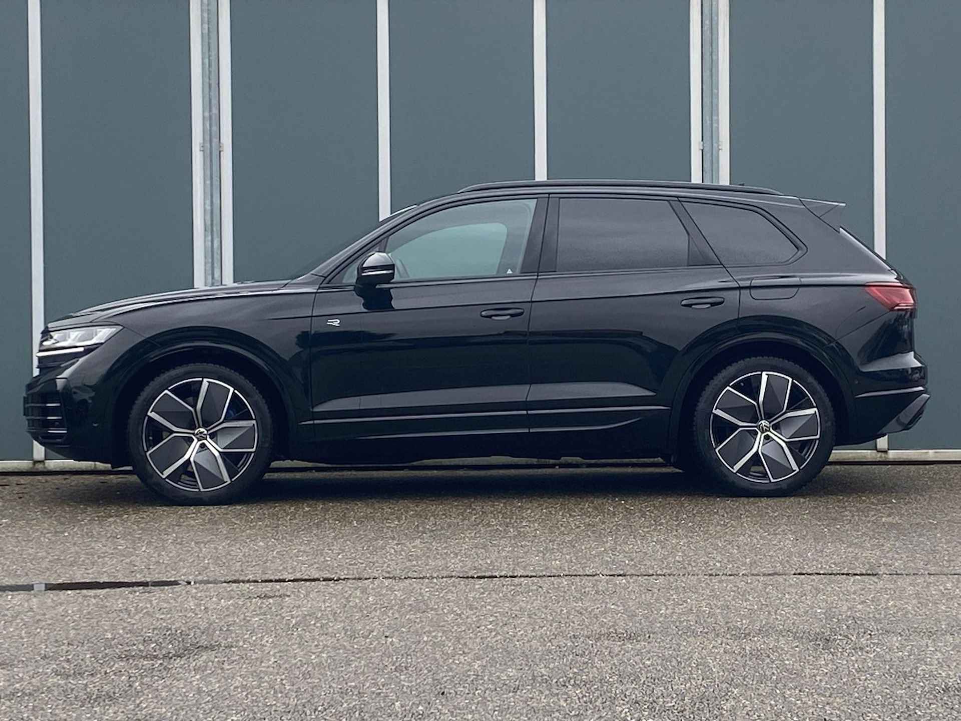 Volkswagen Touareg  3.0 V6 TSI eHybrid R 4Motion 463pk | Night Vision | NW Model - 32/41