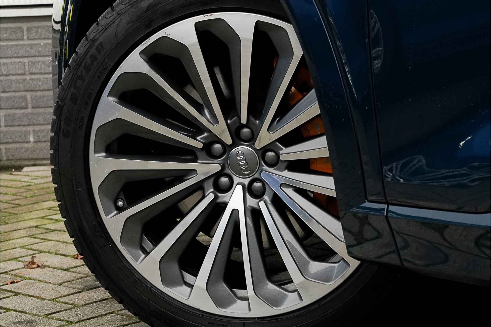 Audi e-tron e-tron 55 quattro 95 kWh | Virtual Mirrors | Bang&Olufsen - 12/38