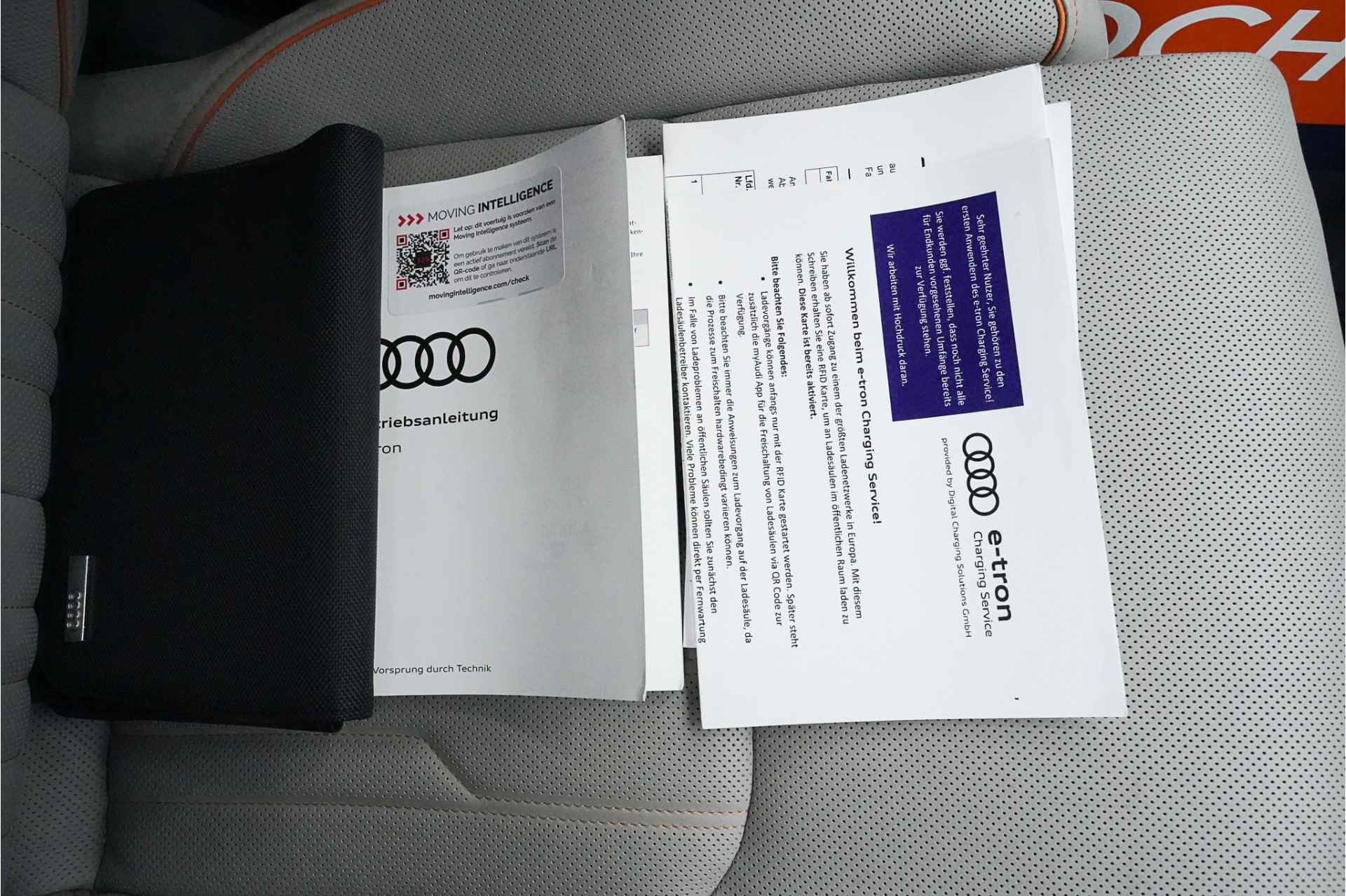 Audi e-tron e-tron 55 quattro 95 kWh | Virtual Mirrors | Bang&Olufsen - 37/38