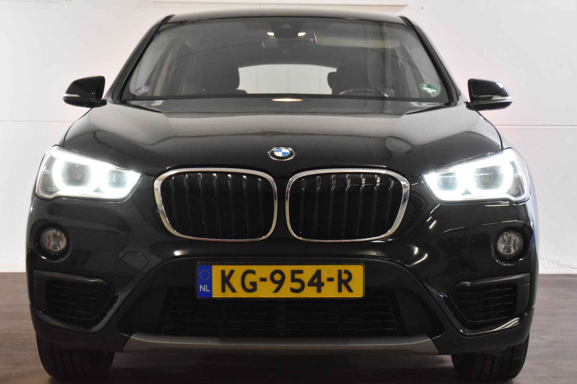 BMW X1 sDrive18i CENTENNIAL EXECUTIVE NAVI/CC/STOELVERW. - 4/25