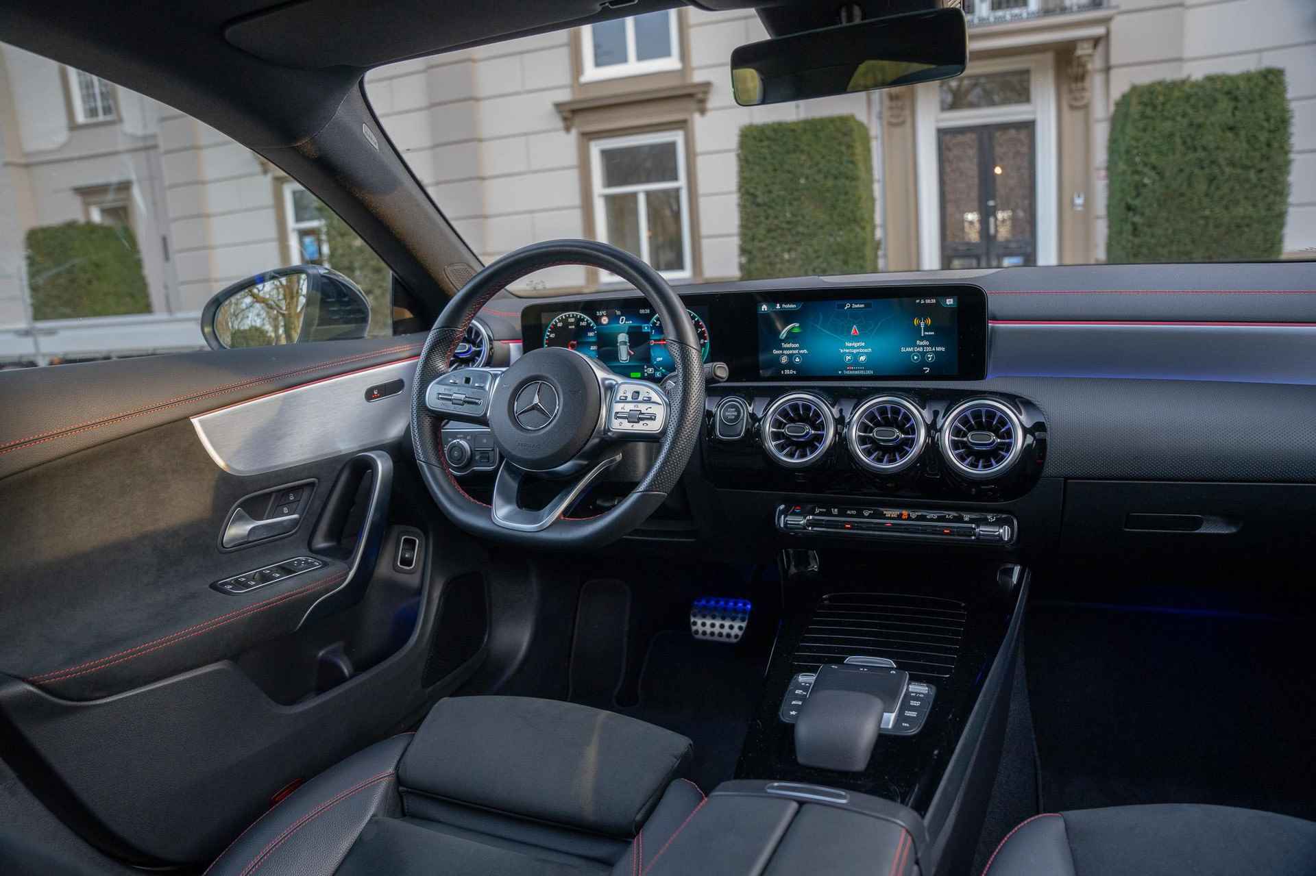 Mercedes-Benz CLA-klasse Shooting Brake 250 e AMG TTREKHAAK | PANO | AMBIENT | CAMERA | CARPLAY - 43/63