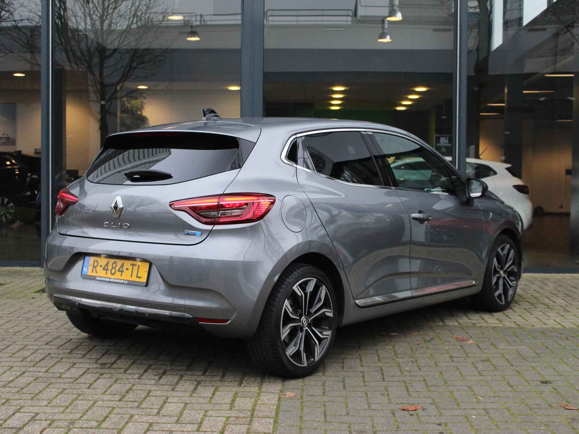 Renault Clio 1.6 E-Tech Hybrid 145 Techno / 1E EIGENAAR / DEALER OND. / CAMERA / 9,3'' NAVI / 10,25'' DASHBOARD / ALL-SEASON / CLIMATE / CRUISE / PRIVACY GLASS / CARPLAY / 17'' - 4/49