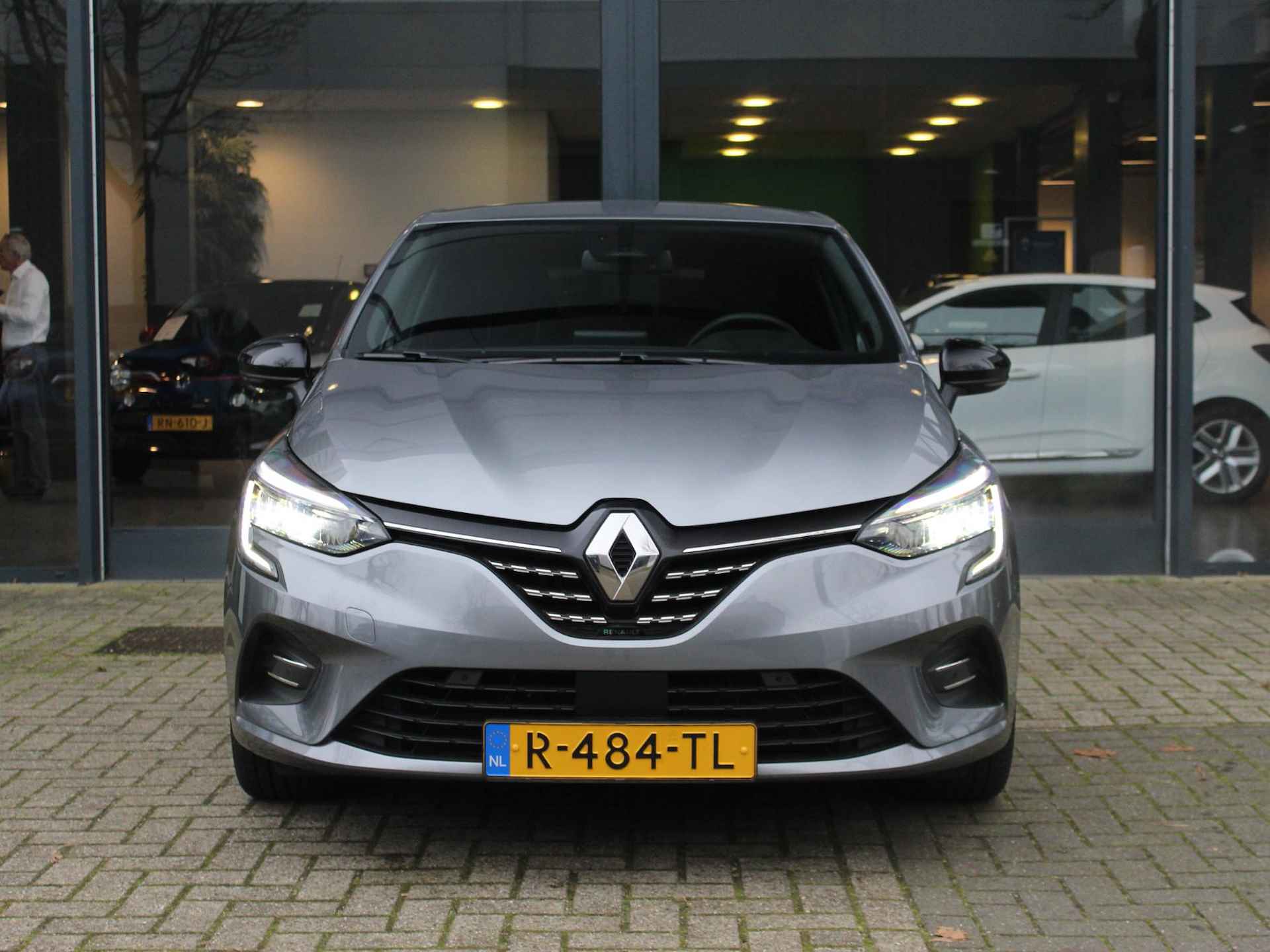 Renault Clio 1.6 E-Tech Hybrid 145 Techno / 1E EIGENAAR / DEALER OND. / CAMERA / 9,3'' NAVI / 10,25'' DASHBOARD / ALL-SEASON / CLIMATE / CRUISE / PRIVACY GLASS / CARPLAY / 17'' - 9/49