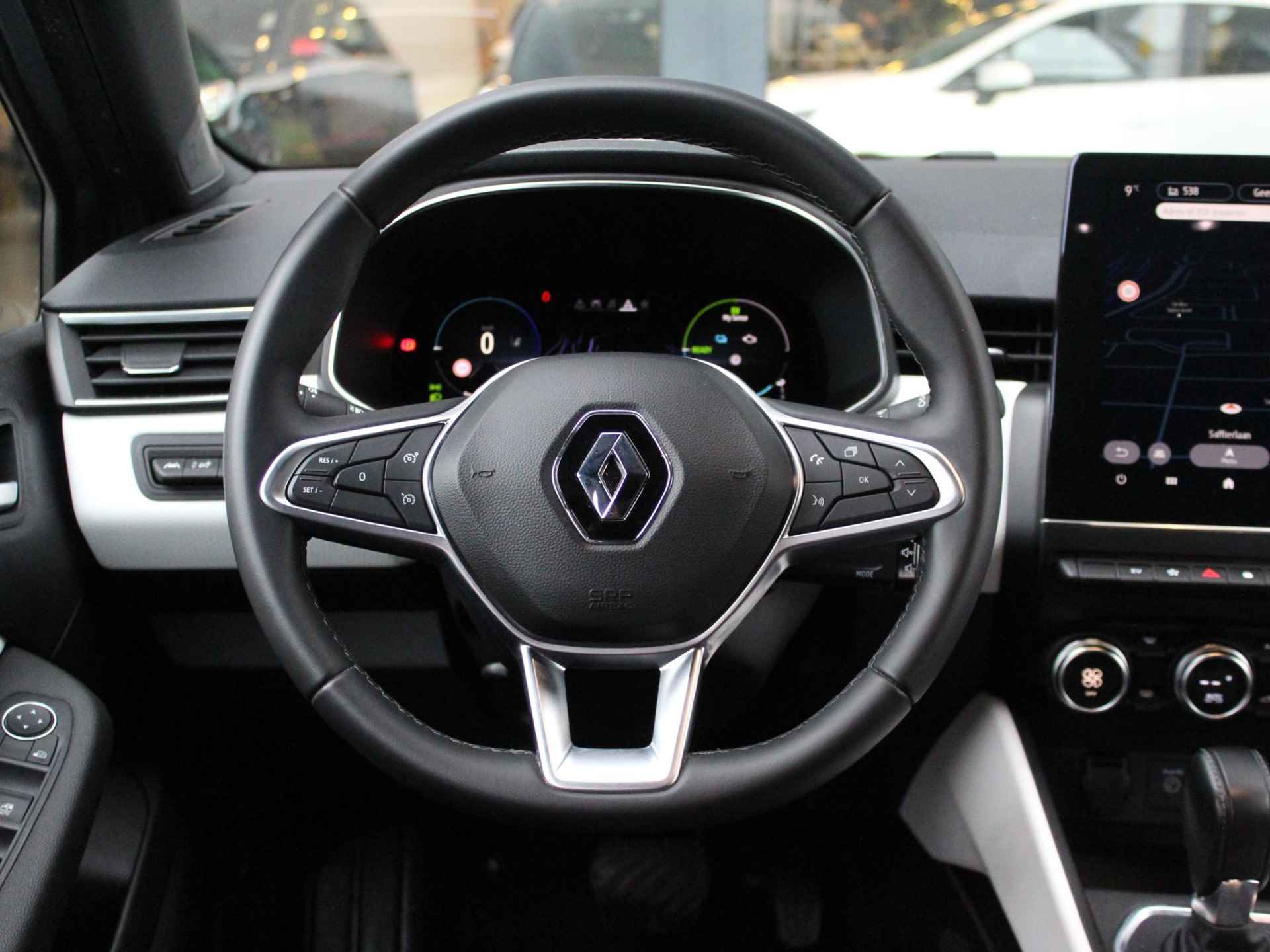 Renault Clio 1.6 E-Tech Hybrid 145 Techno / 1E EIGENAAR / DEALER OND. / CAMERA / 9,3'' NAVI / 10,25'' DASHBOARD / ALL-SEASON / CLIMATE / CRUISE / PRIVACY GLASS / CARPLAY / 17'' - 22/49