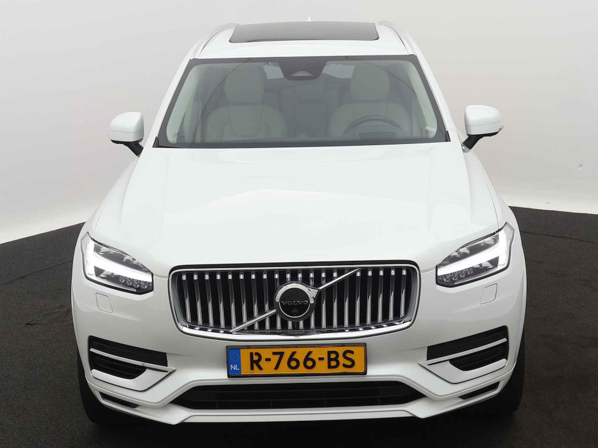 Volvo XC90 2.0 T8 AWD Ultimate Bright | Panorama dak | Stoelventilatie - 8/29