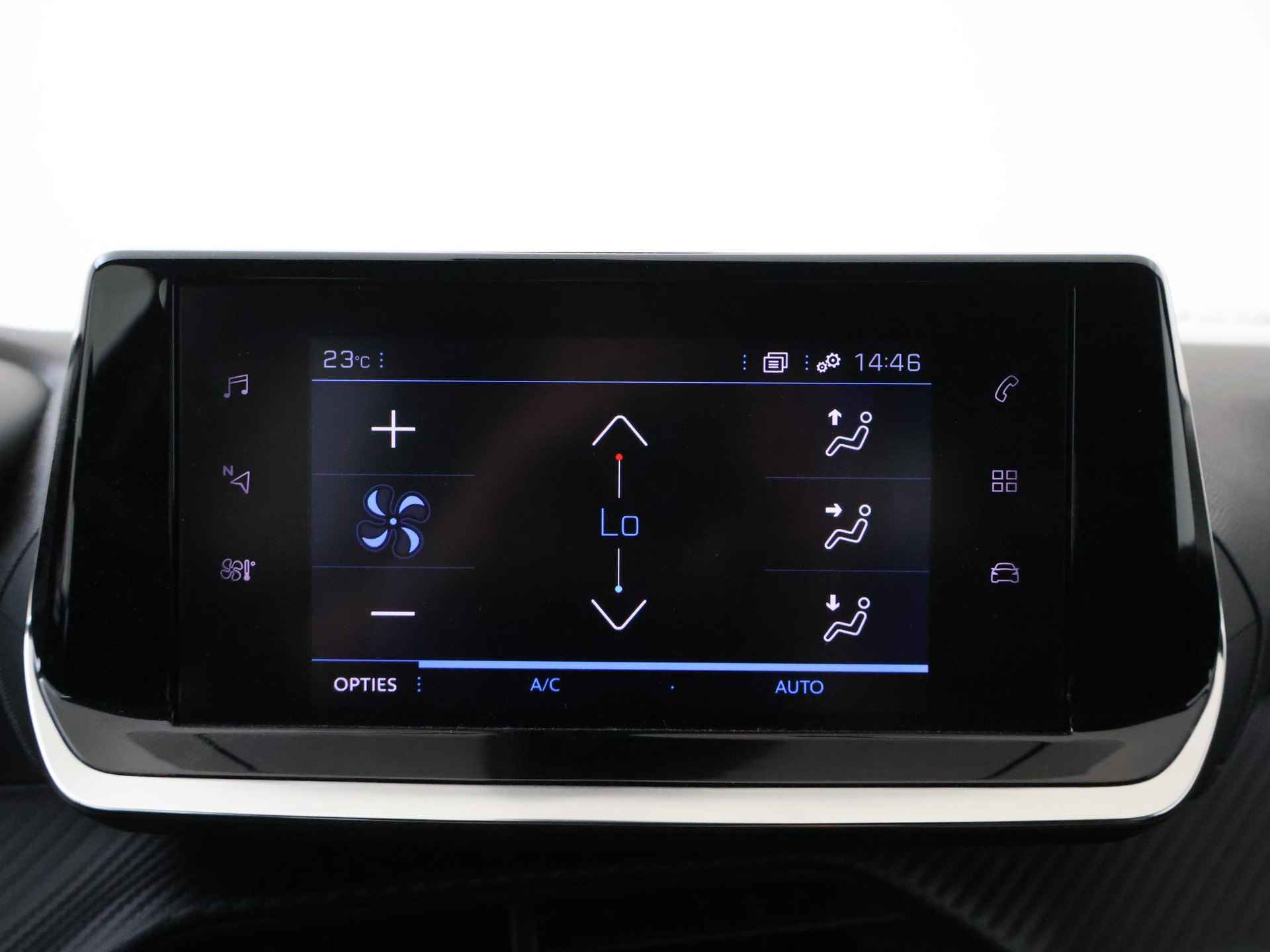 Peugeot 2008 1.2 PureTech 130pk Allure | Stoelverwarming | Navigatie & Apple Carplay - 30/58