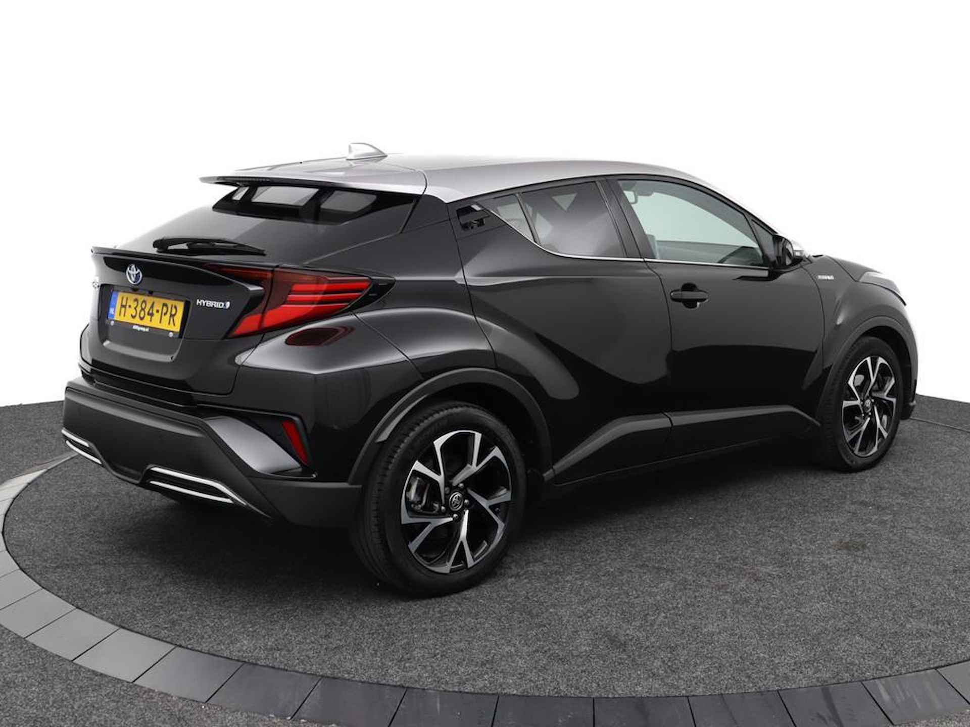 Toyota C-HR 2.0 Hybrid First Edition | Lederen bekleding | 184 PK | Apple carplay/Androidauto | JBL geluidsinstallatie | - 2/49