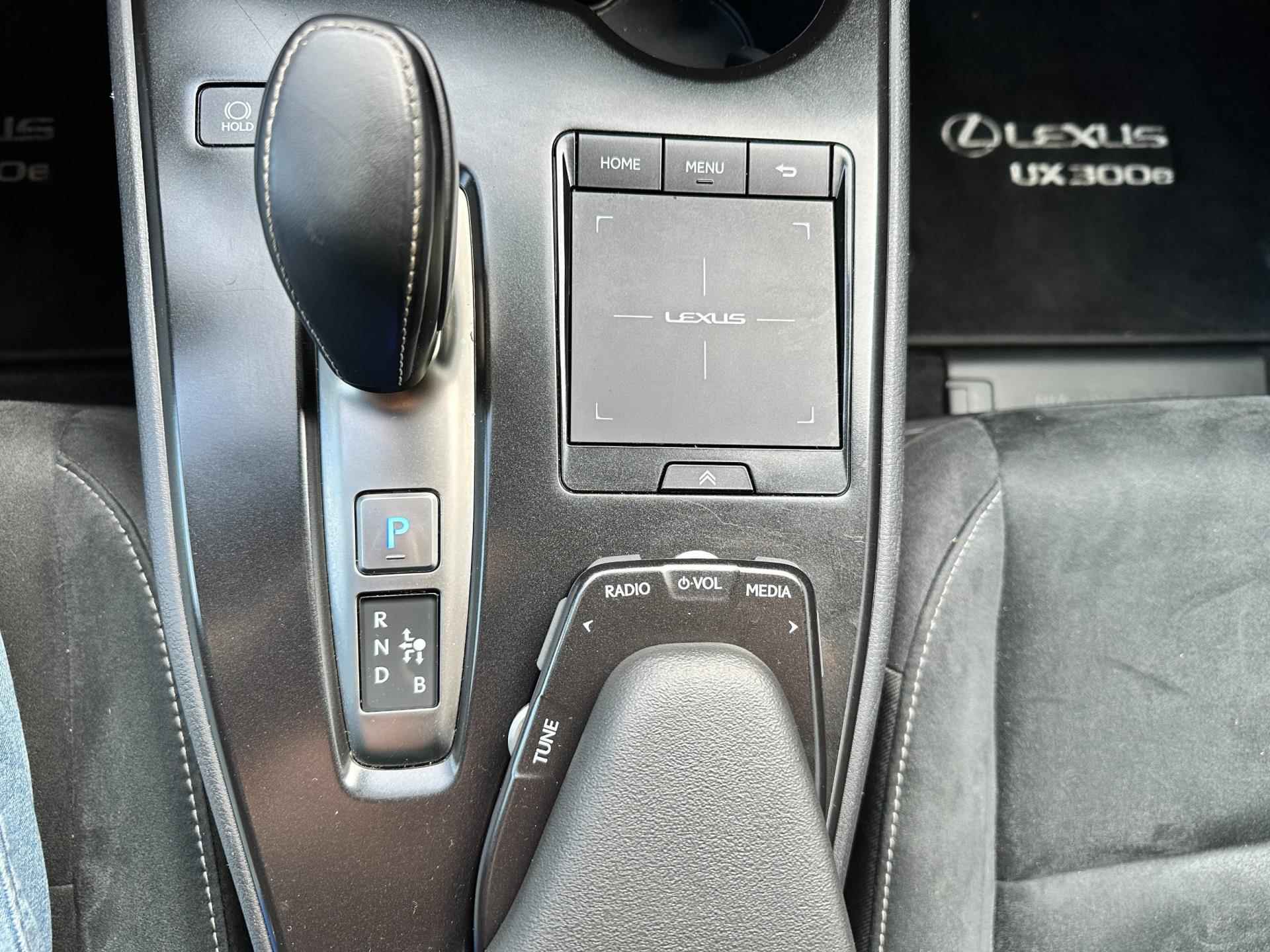 Lexus UX 300e Business 54 kWh - 9/28