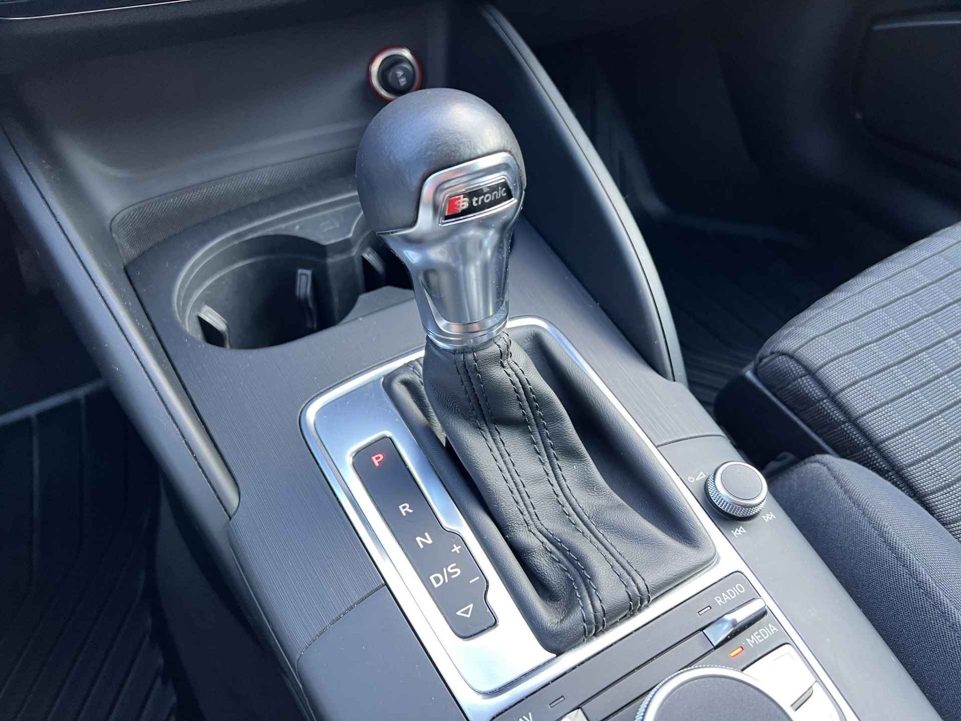 Audi A3 Sportback 1.8 TFSI Ambition B & O, Standkachel, Stoelverwarming, Cruise Control, Apple Carplay, MMI+, Sportstoelen, 18"LM,F1 Flippers, Dual Climate Control, Led, Bluetooth, Afgevlakt stuur (MET GARANTIE*) - 26/38