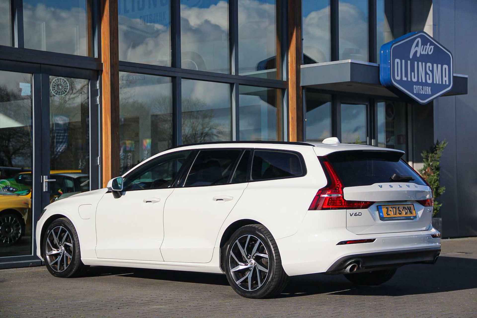 Volvo V60 2.0 T6 Recharge AWD Business Pro BlackEdition|Leer|Camera|Stoelverwarming - 12/27