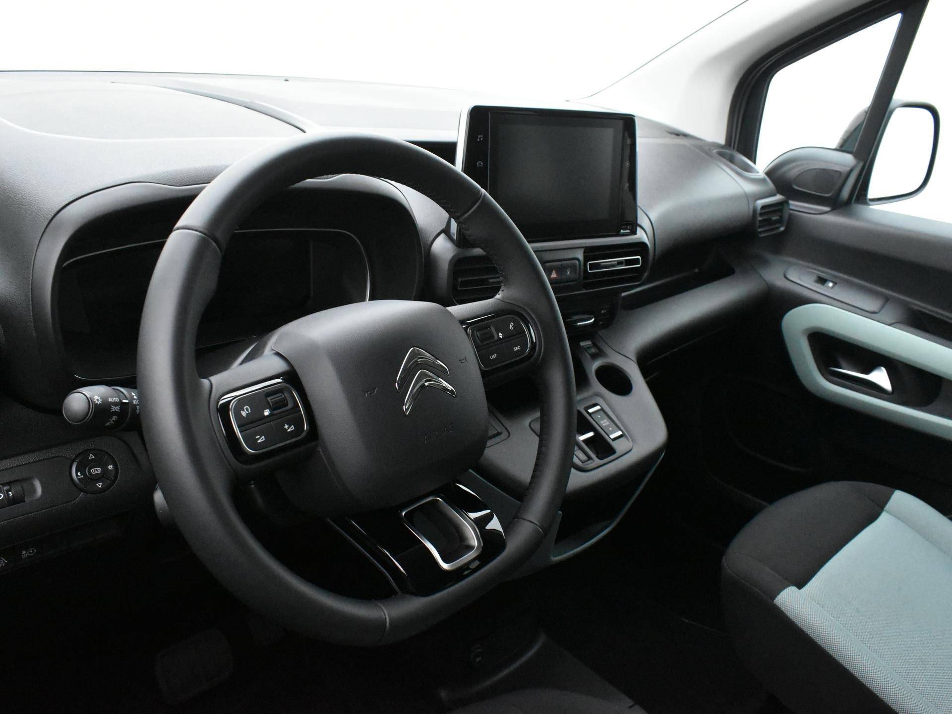 Citroën Berlingo EV 50 kWh Shine Automaat | Navigatie | Parkeercamera - 11/38