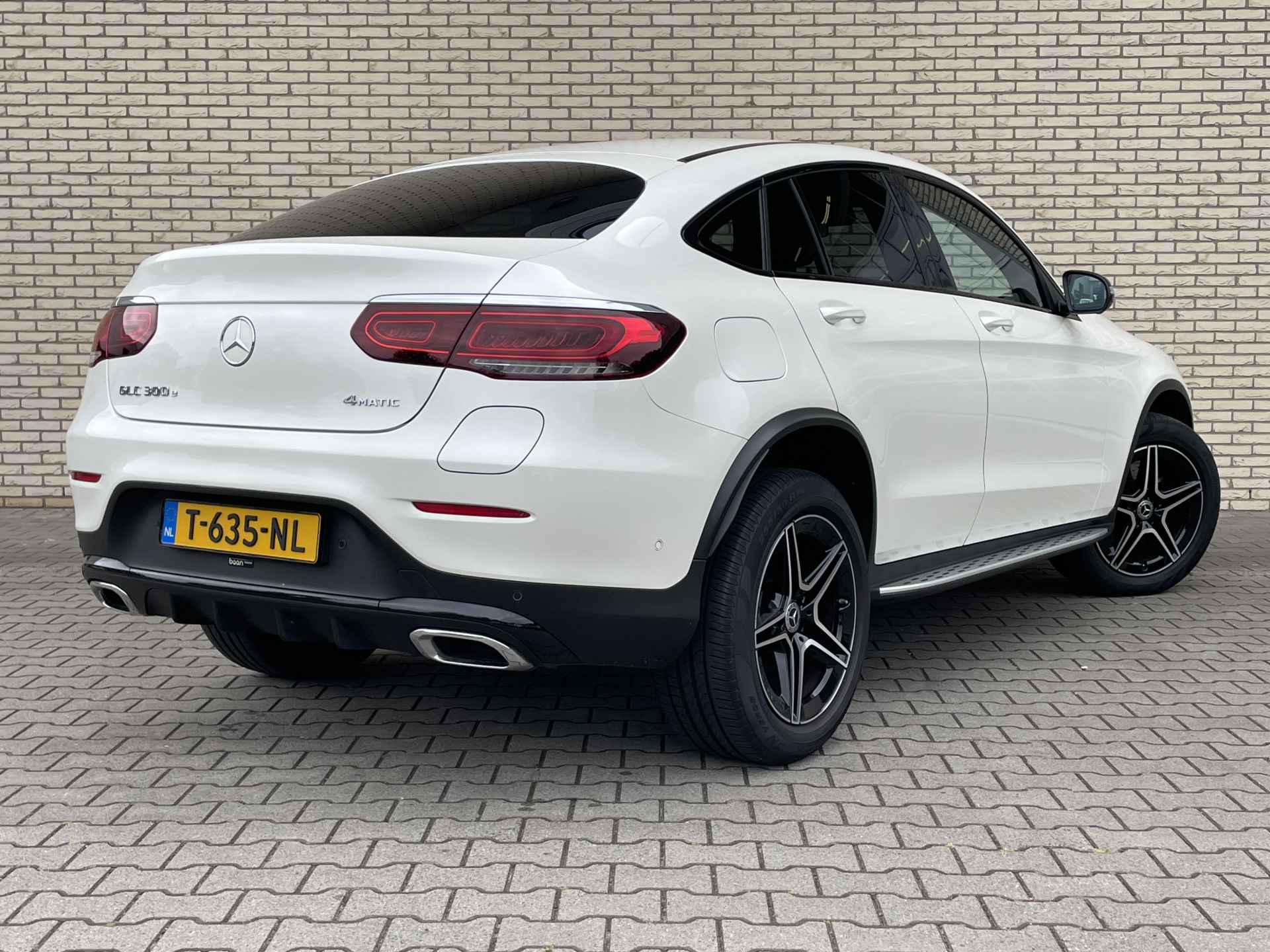 Mercedes-Benz GLC 300e 4-Matic Coupé AMG Line | Nightpakket | Memorypakket | Apple Carplay | 360° Camera - 4/26