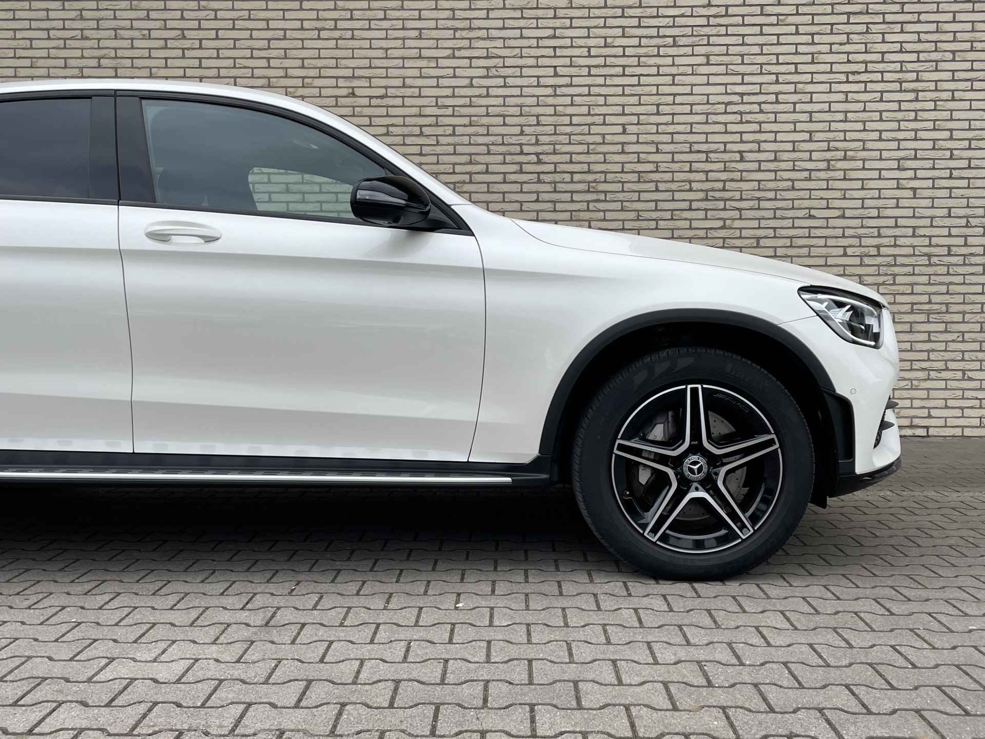 Mercedes-Benz GLC 300e 4-Matic Coupé AMG Line | Nightpakket | Memorypakket | Apple Carplay | 360° Camera - 7/26