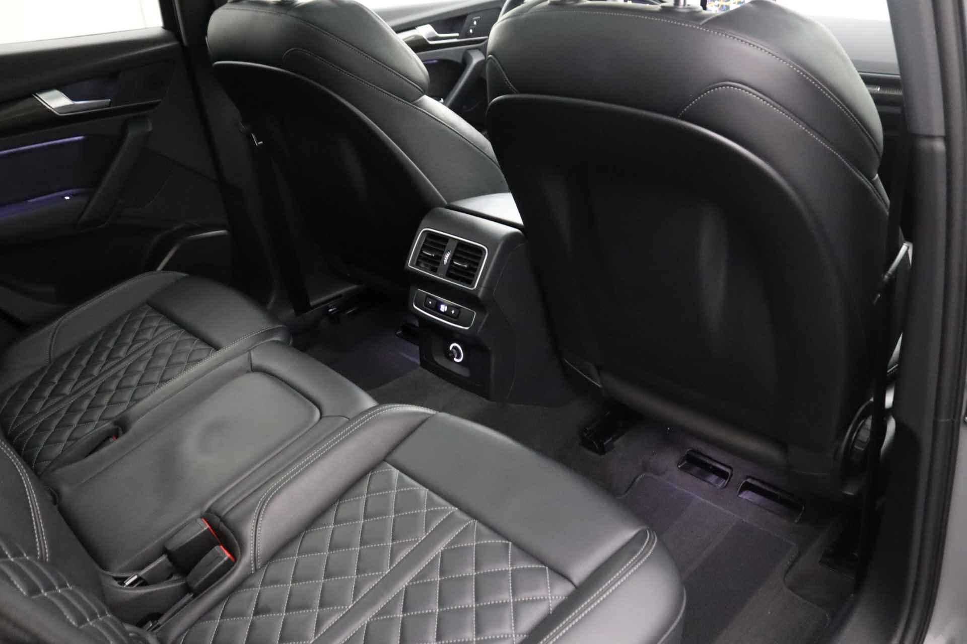 Audi Q5 2.0 TFSI quattro Sport S Line Black Edition | Lederen bekleding | Panoramadak | LED | Parkeersensoren - 12/30