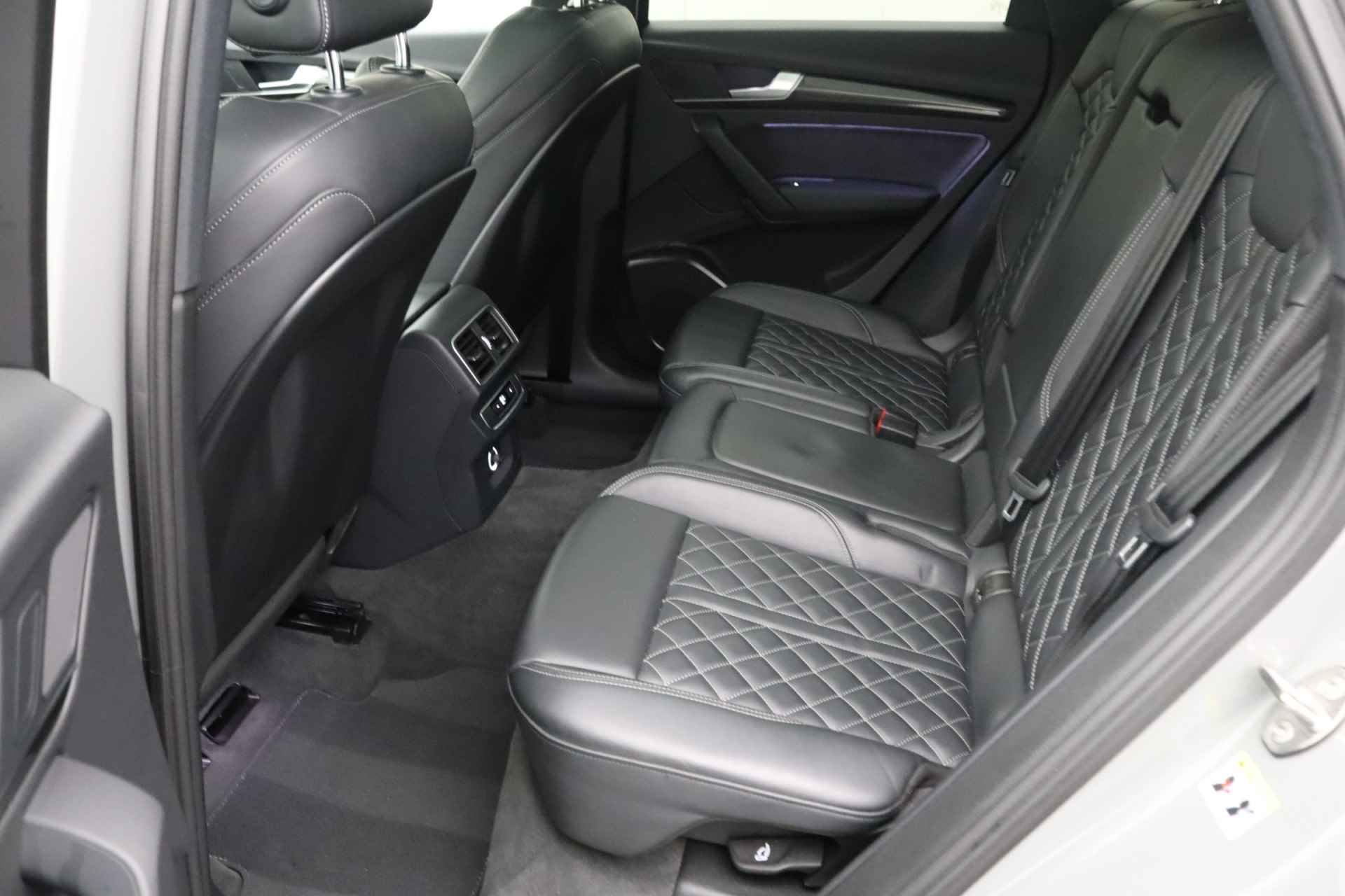 Audi Q5 2.0 TFSI quattro Sport S Line Black Edition | Lederen bekleding | Panoramadak | LED | Parkeersensoren - 28/30