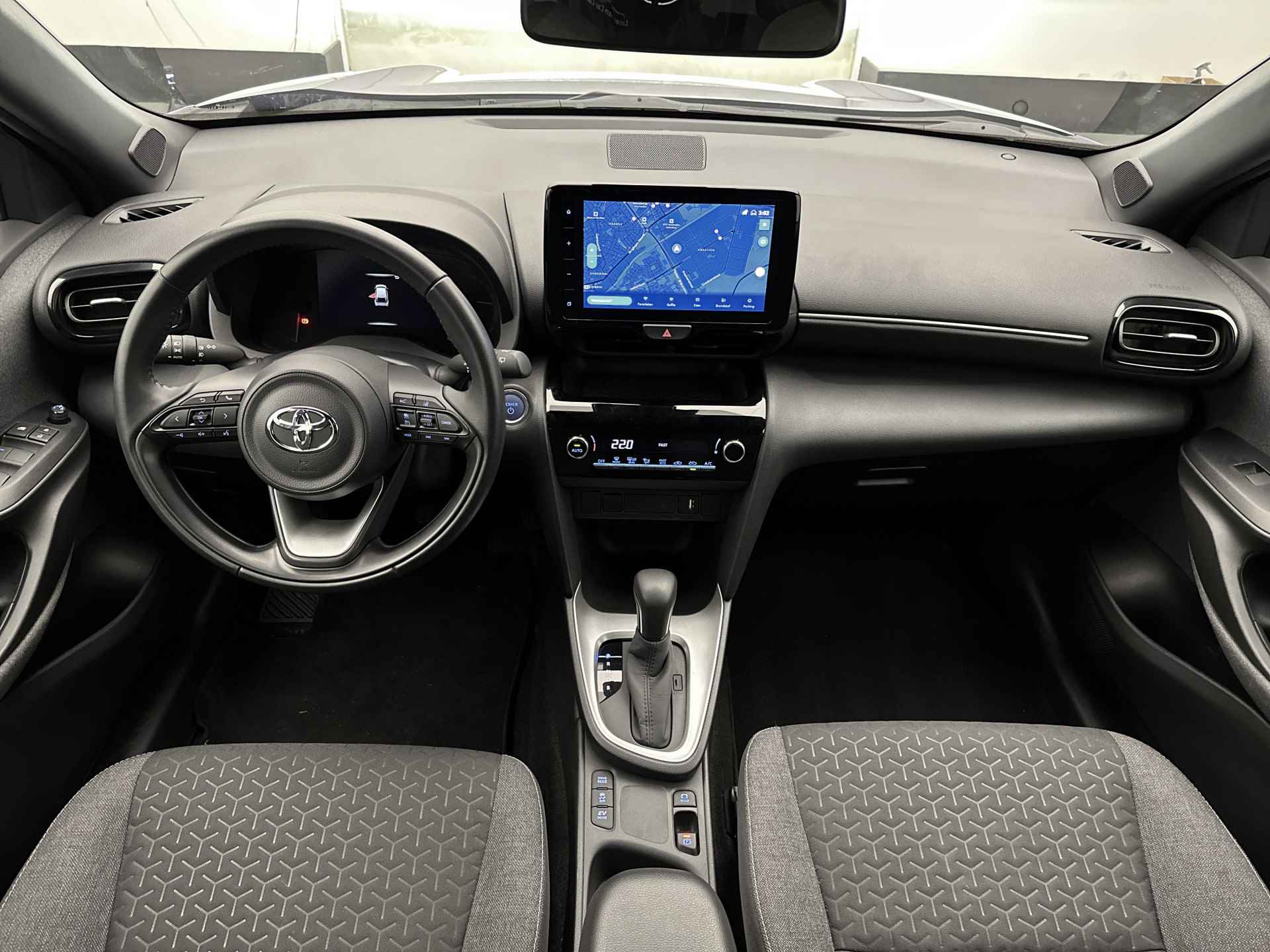 Toyota Yaris Cross 1.5 Hybrid First Edition | Cruise Control | Climate Control | LM velgen | Navigatie | Camera | Trekhaak | - 5/44