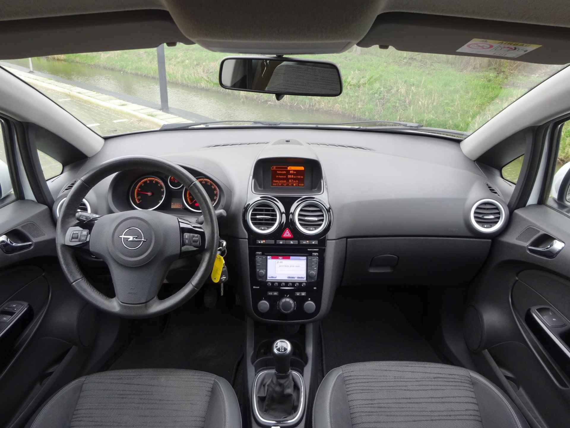 Opel Corsa 1.4 100 pk BlitZ+ |STOEL- EN STUURVERWARMING|NAVIGATIE|BLUETOOTH|PARKEERSENSOREN|ISOFIX|AUDIO STREAMING| - 18/43