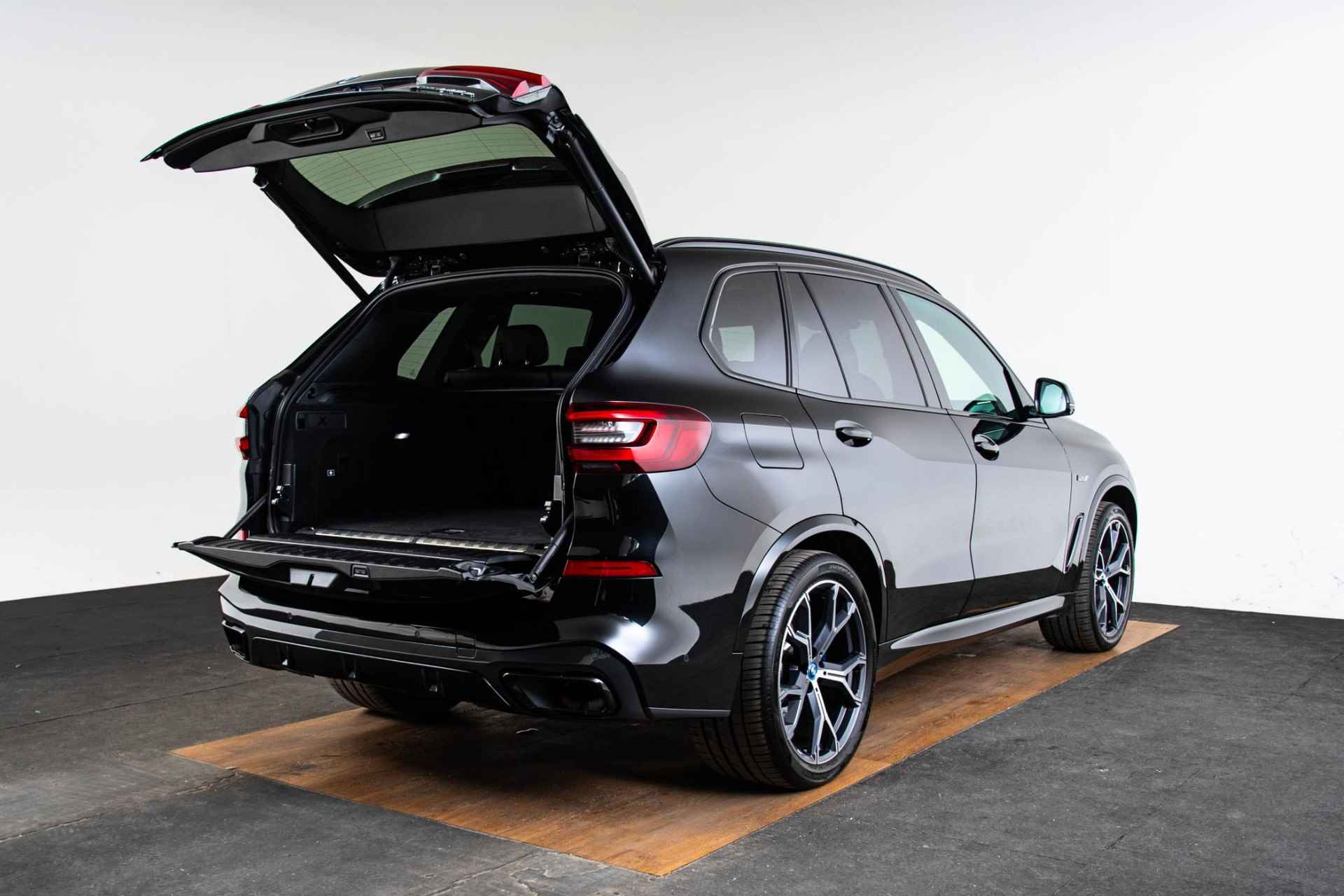 BMW X5 xDrive45e High Executive M-sport - Trekhaak - Head-up - Panoramadak - Driving Assistant Professional - Parking Assistant Plus - Laserlight - Comfort Access - 11/73