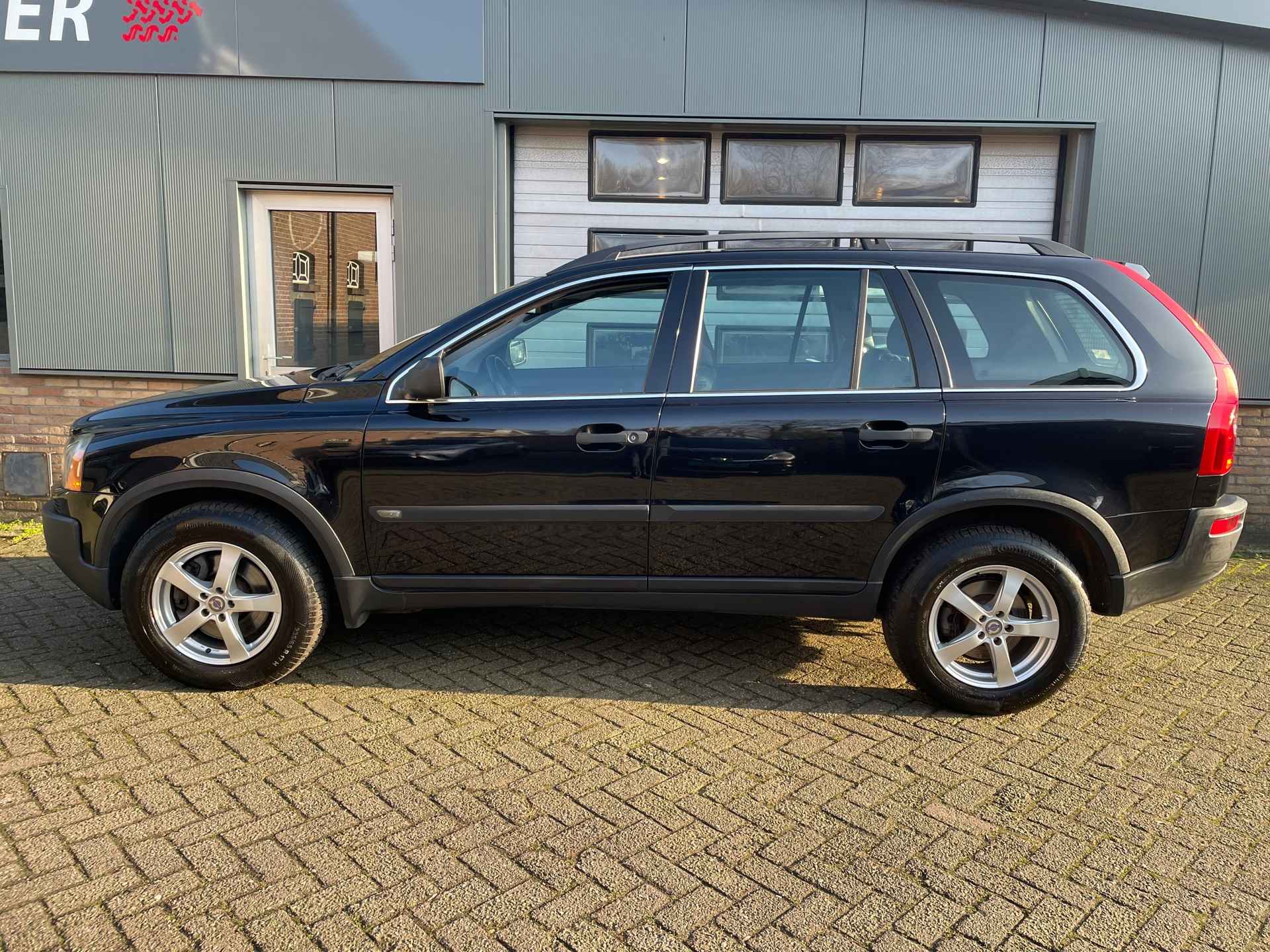 Volvo XC90 2.5 T Summum - 2/17