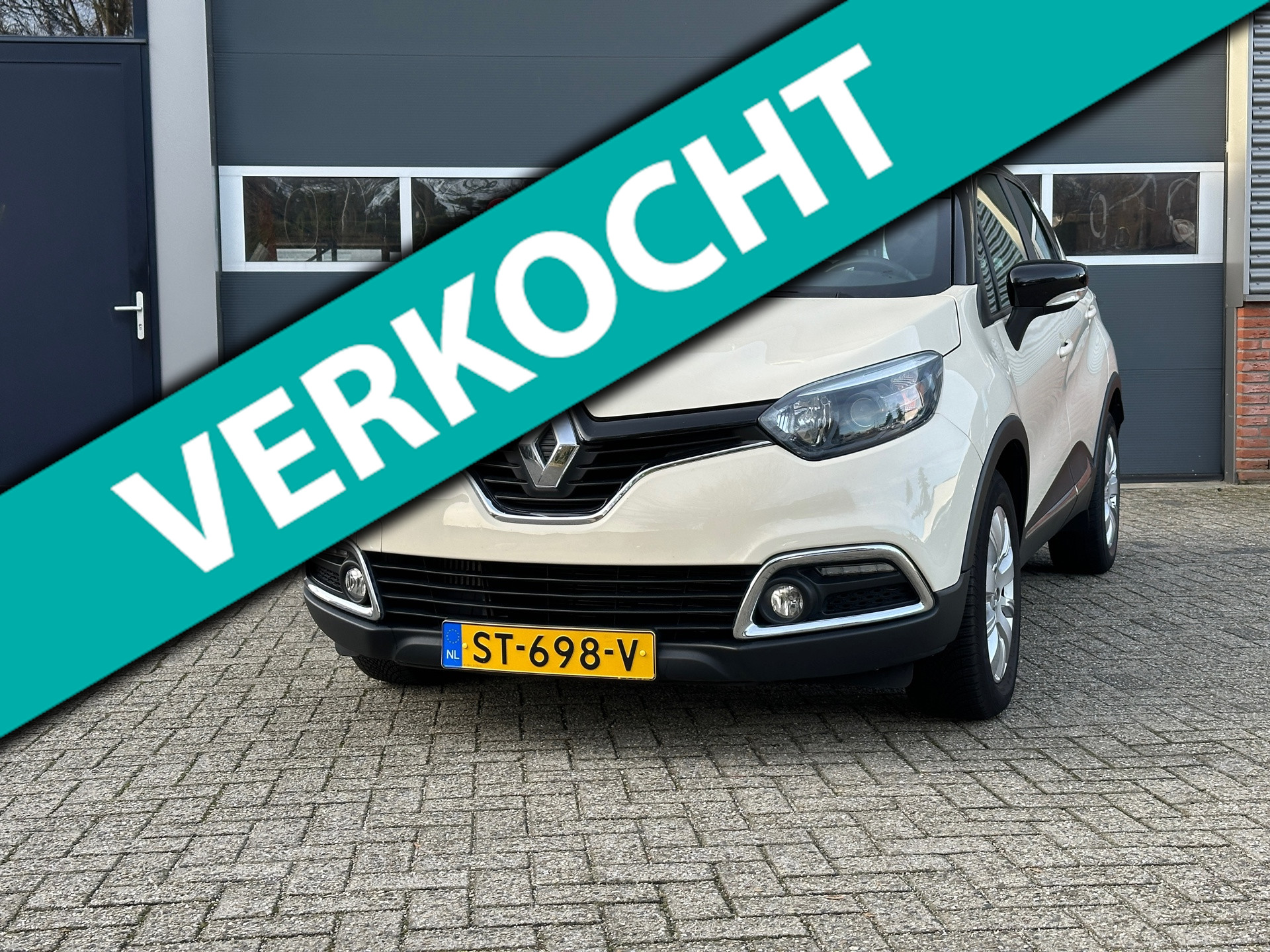 Renault Captur 0.9 TCe Expression / Parkeersensor / Bluetooth / 16" velgen bij viaBOVAG.nl