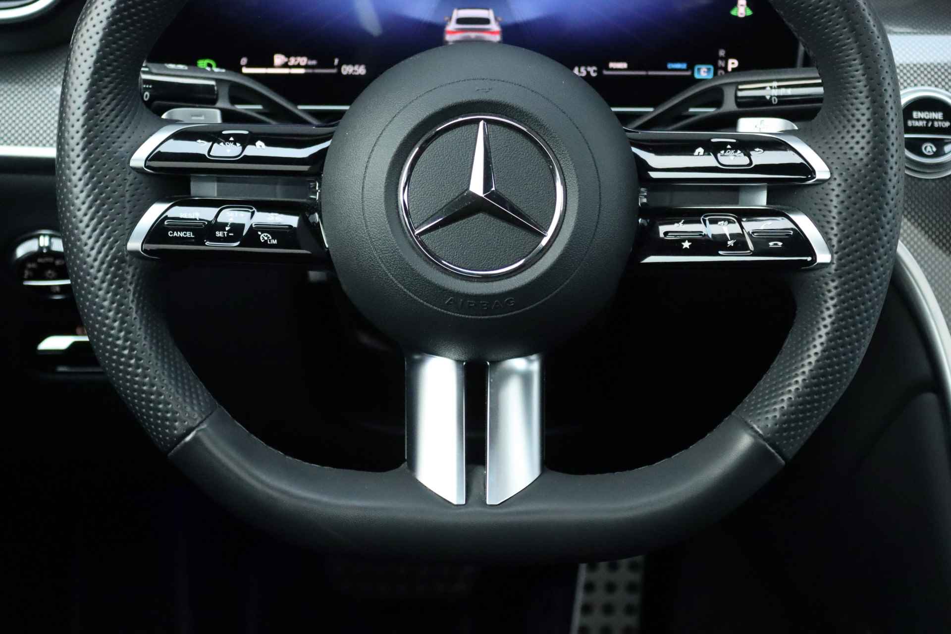 Mercedes-Benz GLC Coupé 300 4MATIC AMG Line Aut9 | Panoramadak | Distronic Pro | Trekhaak | Verwarmd Stuurwiel | Surround Camera | Memory | Nightpakket | Sfeerverlichting | - 30/42