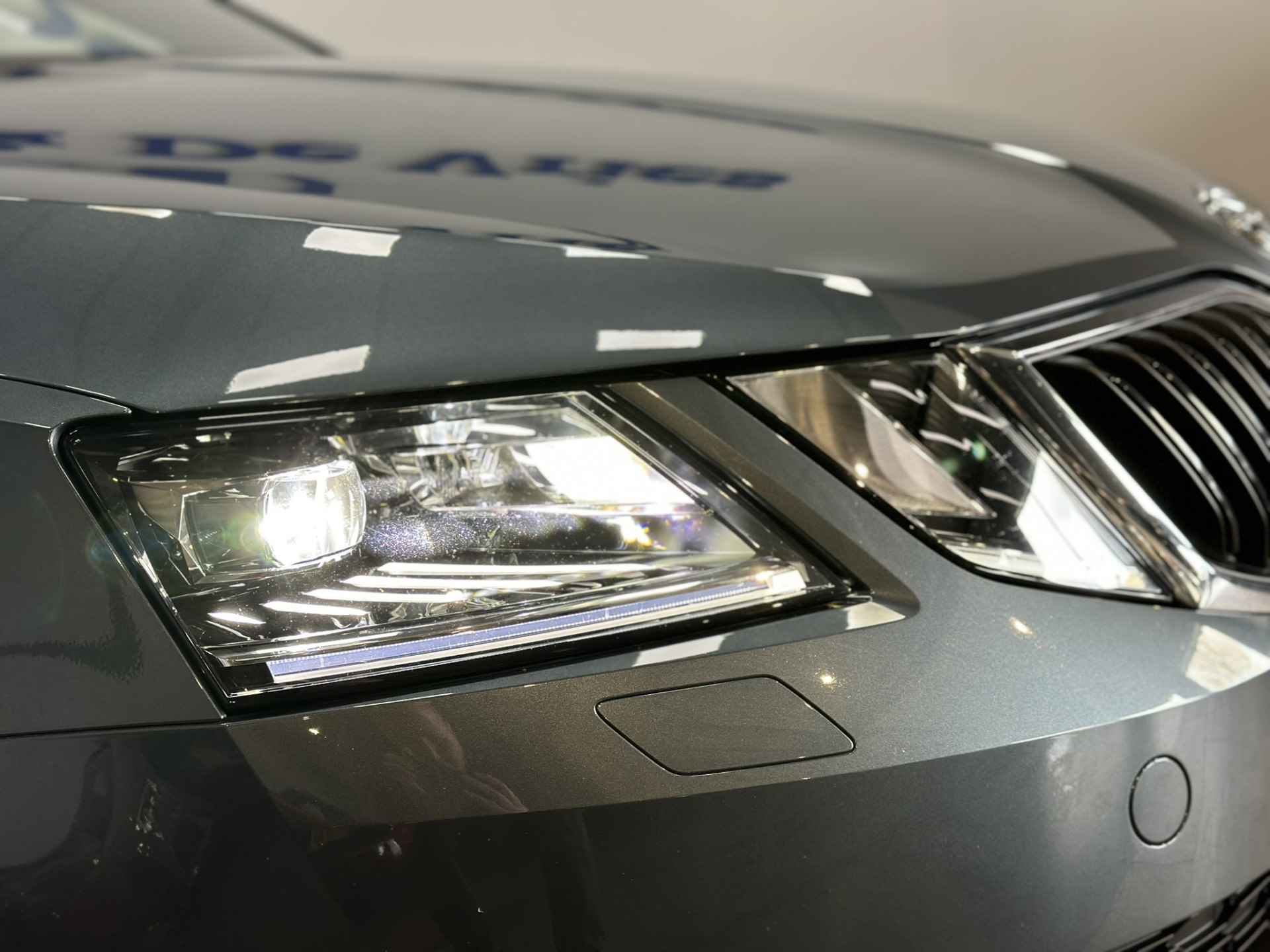 Škoda Octavia Combi 1.5 TSI Greentech Business Edition Virtual | LED | Adaptive cruise | Panorama | Navigatie | Apple Carplay Android Auto | Isofix | NAP | - 9/39