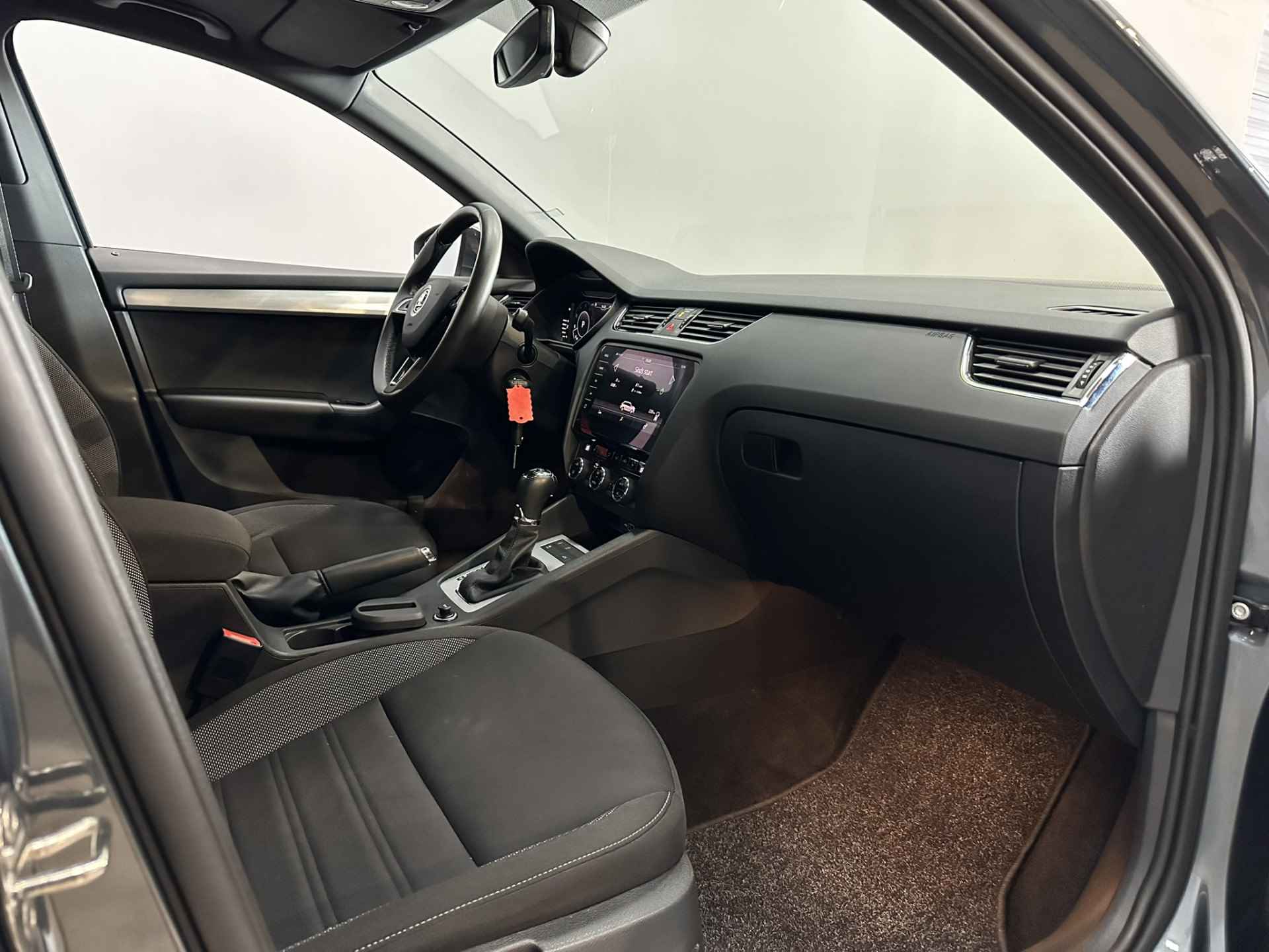 Škoda Octavia Combi 1.5 TSI Greentech Business Edition Virtual | LED | Adaptive cruise | Panorama | Navigatie | Apple Carplay Android Auto | Isofix | NAP | - 26/39