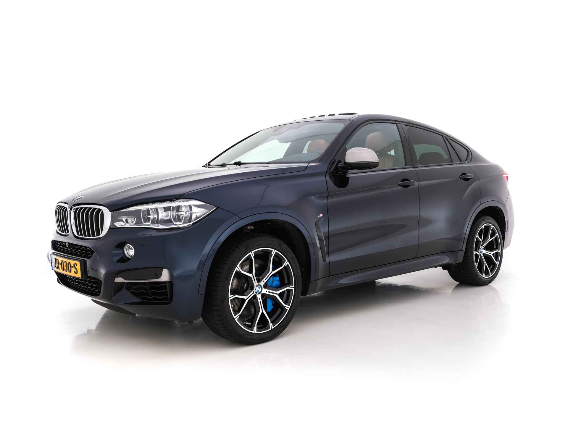 BMW X6 M50d M-Sport-Pack Innovation-Pack Aut. *PANO | HEAD-UP | DAKOTA-FULL-LEATHER | FULL-LED | HARMAN/KARDON-SURROUND | MEMORY-PACK | SURROUND-VIEW | NAVI-FULLMAP | SHIFT-PADDLES | ECC | PDC | CRUISE | SPORT-SEATS | 20''ALU* - 3/44