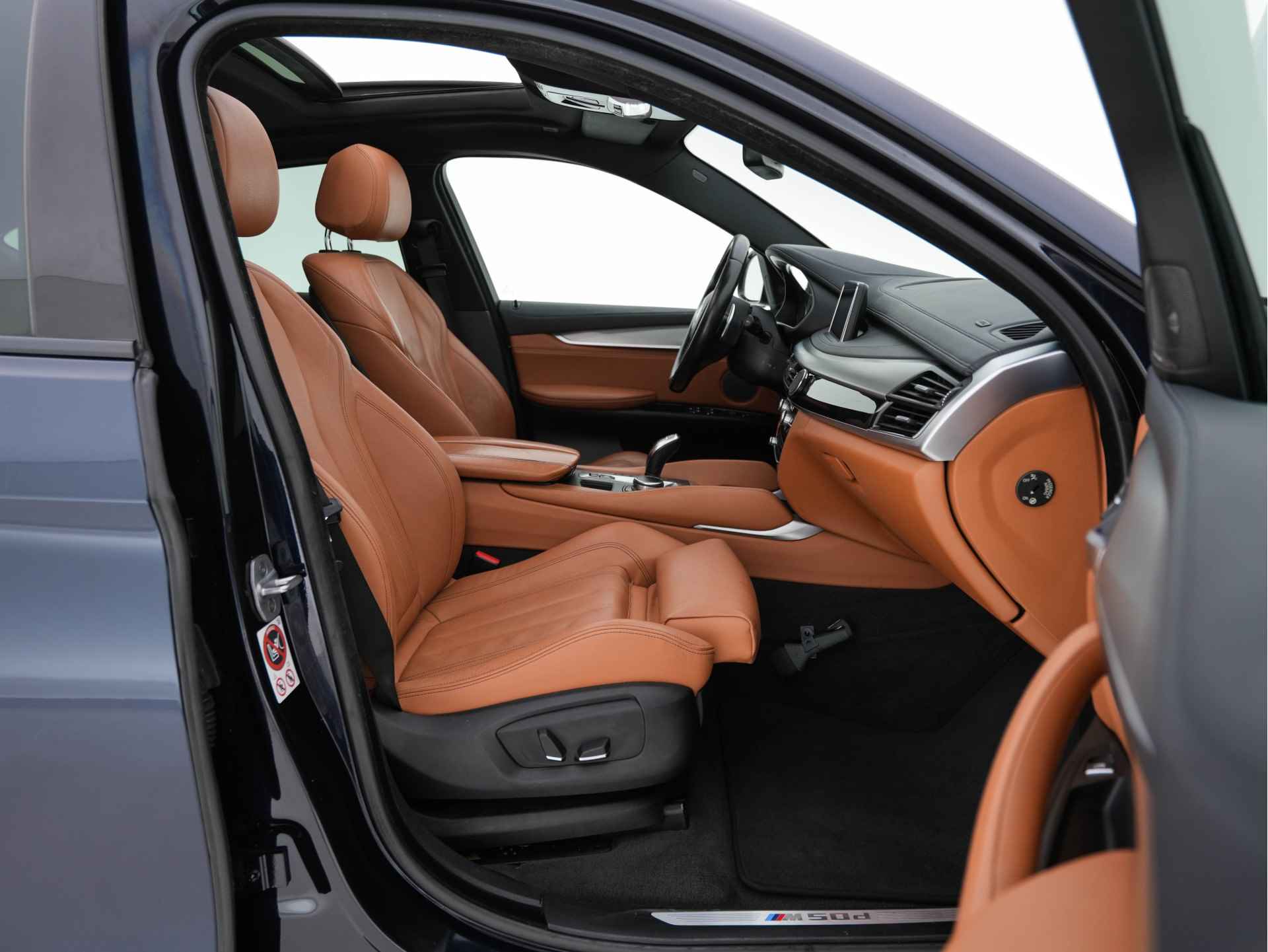 BMW X6 M50d M-Sport-Pack Innovation-Pack Aut. *PANO | HEAD-UP | DAKOTA-FULL-LEATHER | FULL-LED | HARMAN/KARDON-SURROUND | MEMORY-PACK | SURROUND-VIEW | NAVI-FULLMAP | SHIFT-PADDLES | ECC | PDC | CRUISE | SPORT-SEATS | 20''ALU* - 11/44