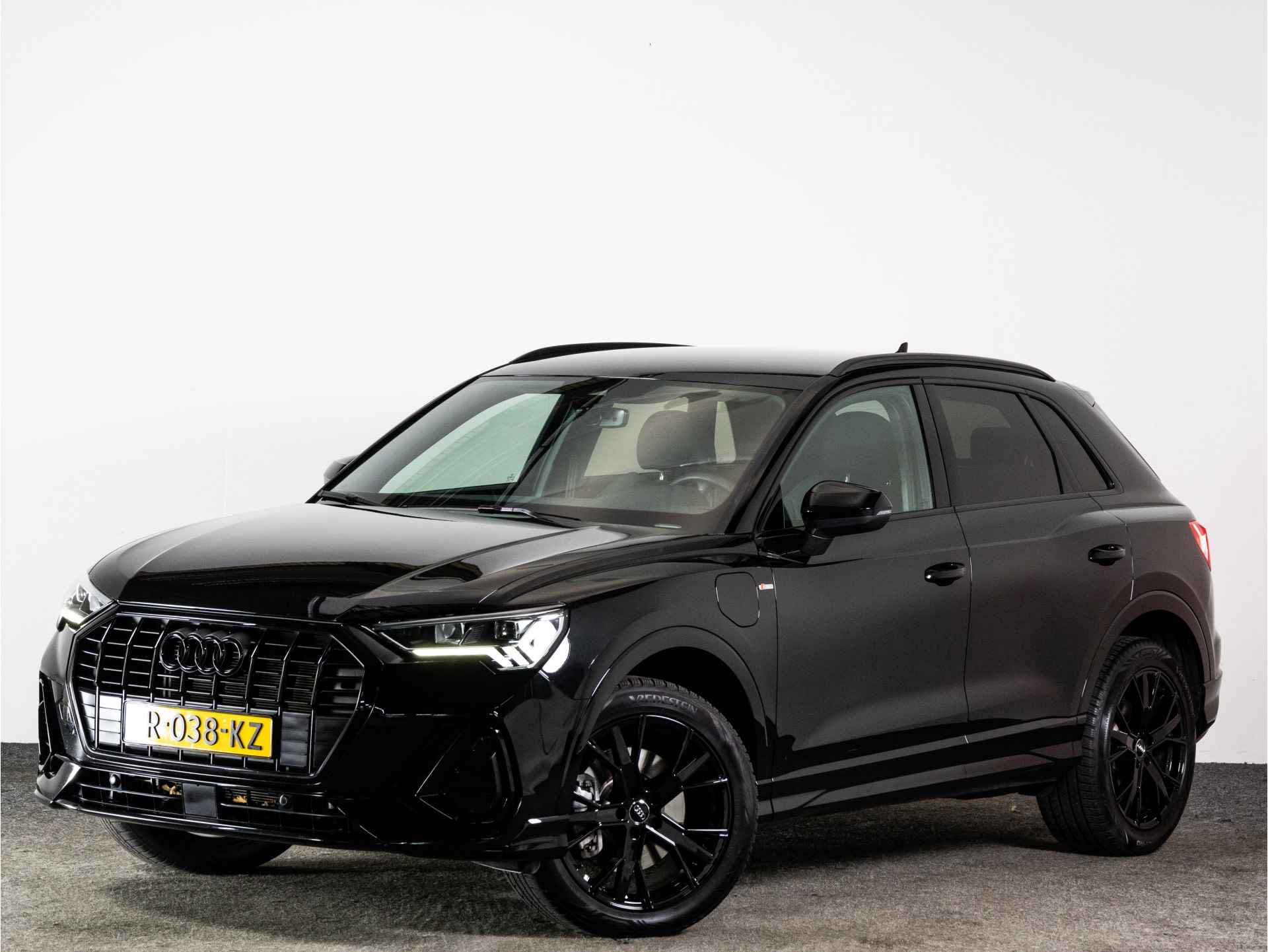 Audi Q3 S-Line 45 TFSI e 245 PK AUTOMAAT | Black Edition | LED | Sonos | Achteruitrijcamera | Keyless | Cruise Control | - 3/45