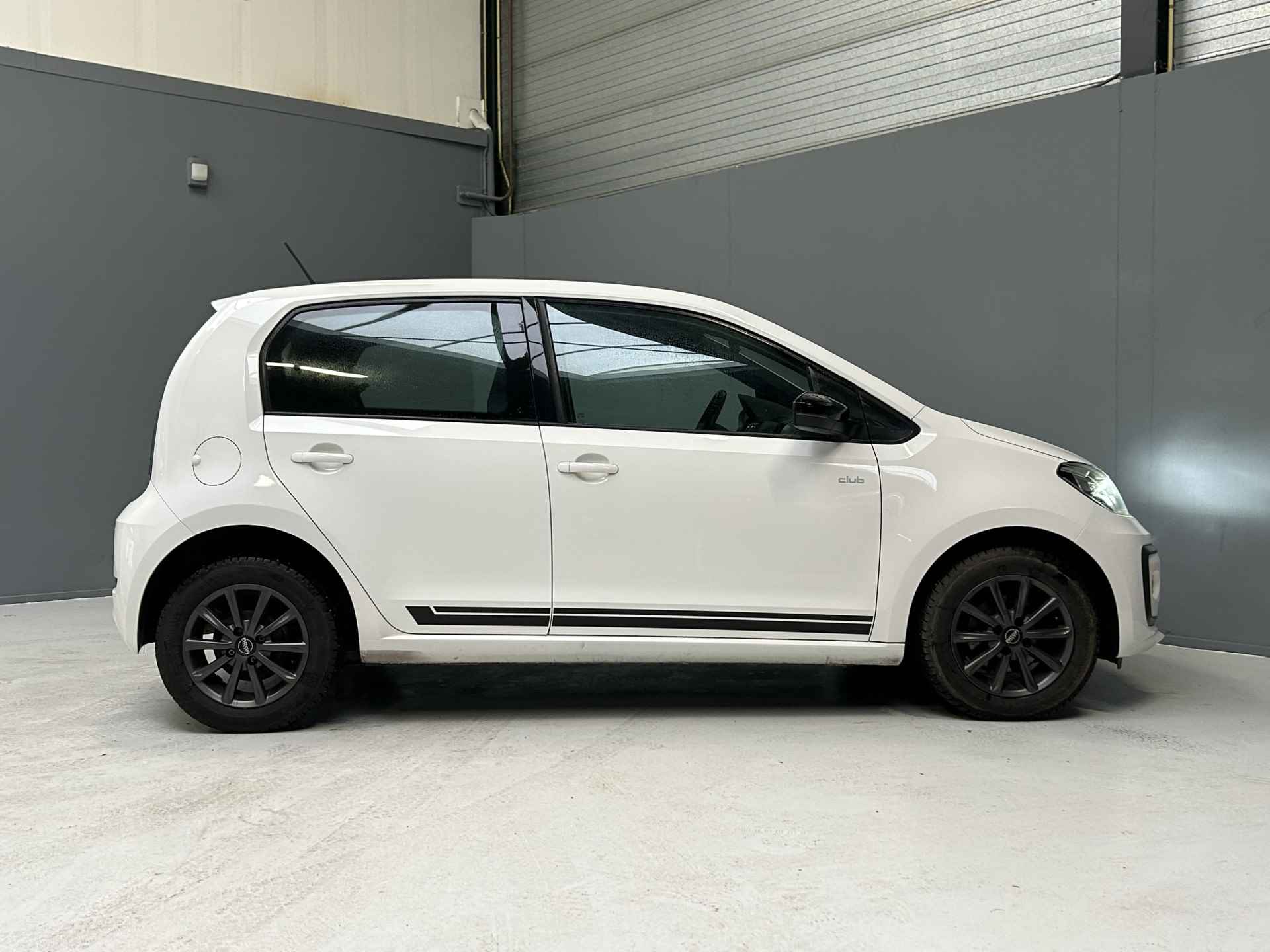 Volkswagen up! 1.0 high up! Rijklaar|Airco|Stoelverwarming|ZwartHemel - 7/25