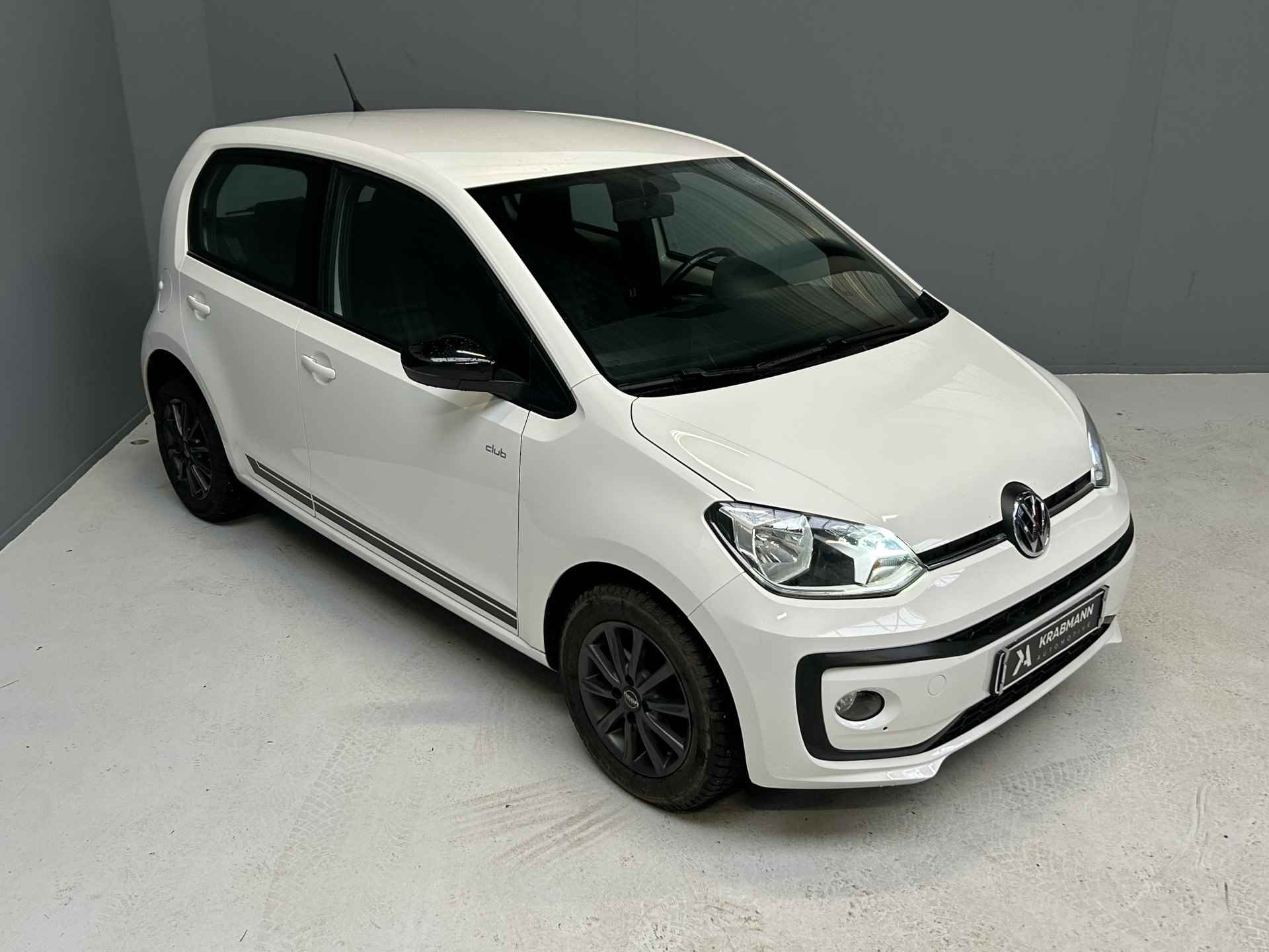 Volkswagen up! 1.0 high up! Rijklaar|Airco|Stoelverwarming|ZwartHemel - 22/25