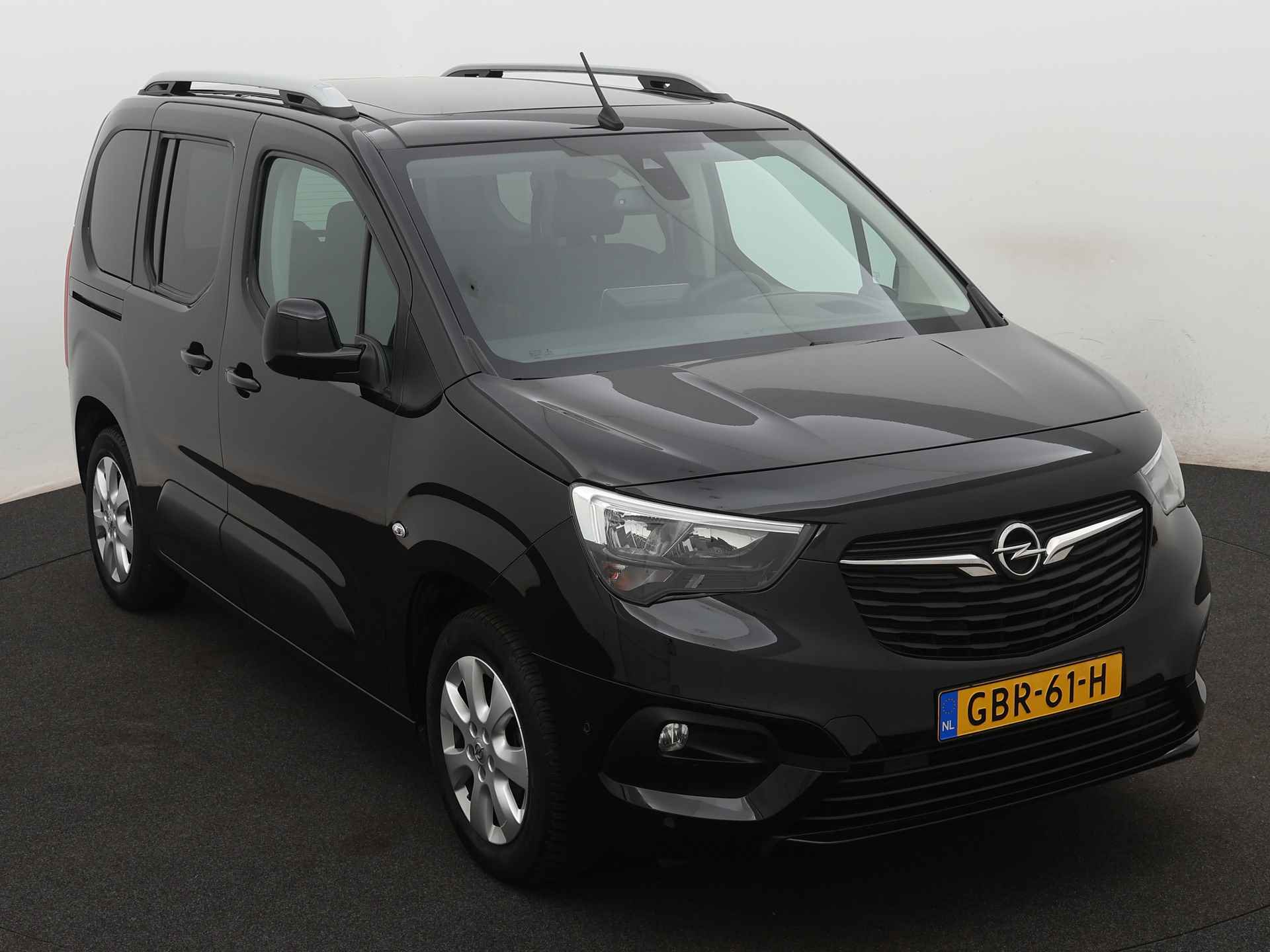 Opel Combo Tour 1.2 Turbo L1H1 Edition Ingepland voor nieuwe bodemverlaging t.b.v. rolstoelvervoer (Prijs incl. bodemverlaging) - 24/40