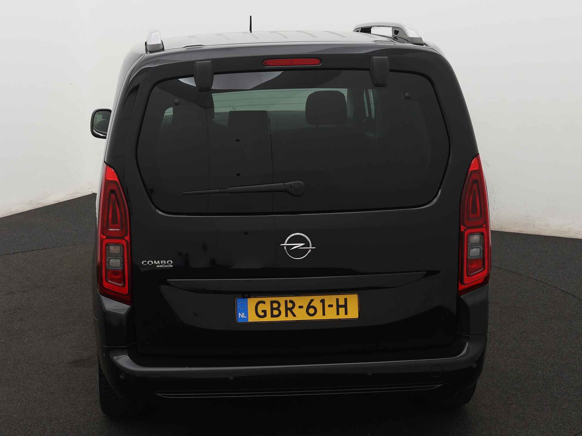 Opel Combo Tour 1.2 Turbo L1H1 Edition Ingepland voor nieuwe bodemverlaging t.b.v. rolstoelvervoer (Prijs incl. bodemverlaging) - 25/40