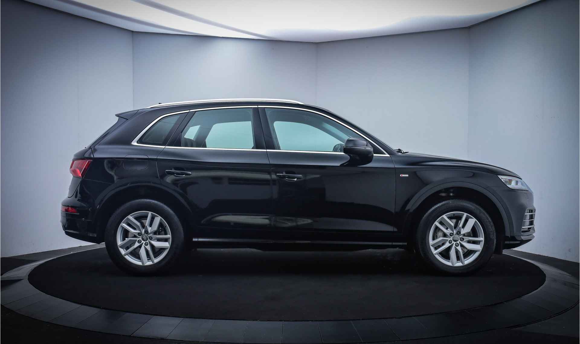 Audi Q5 50TFSIe 252Pk S-LINE Edition FULL LED/VIRTUAL DASH/LEDER/CAMERA/NAVI/STOELVERW./PDC V+A/LMV 18'' - 4/28