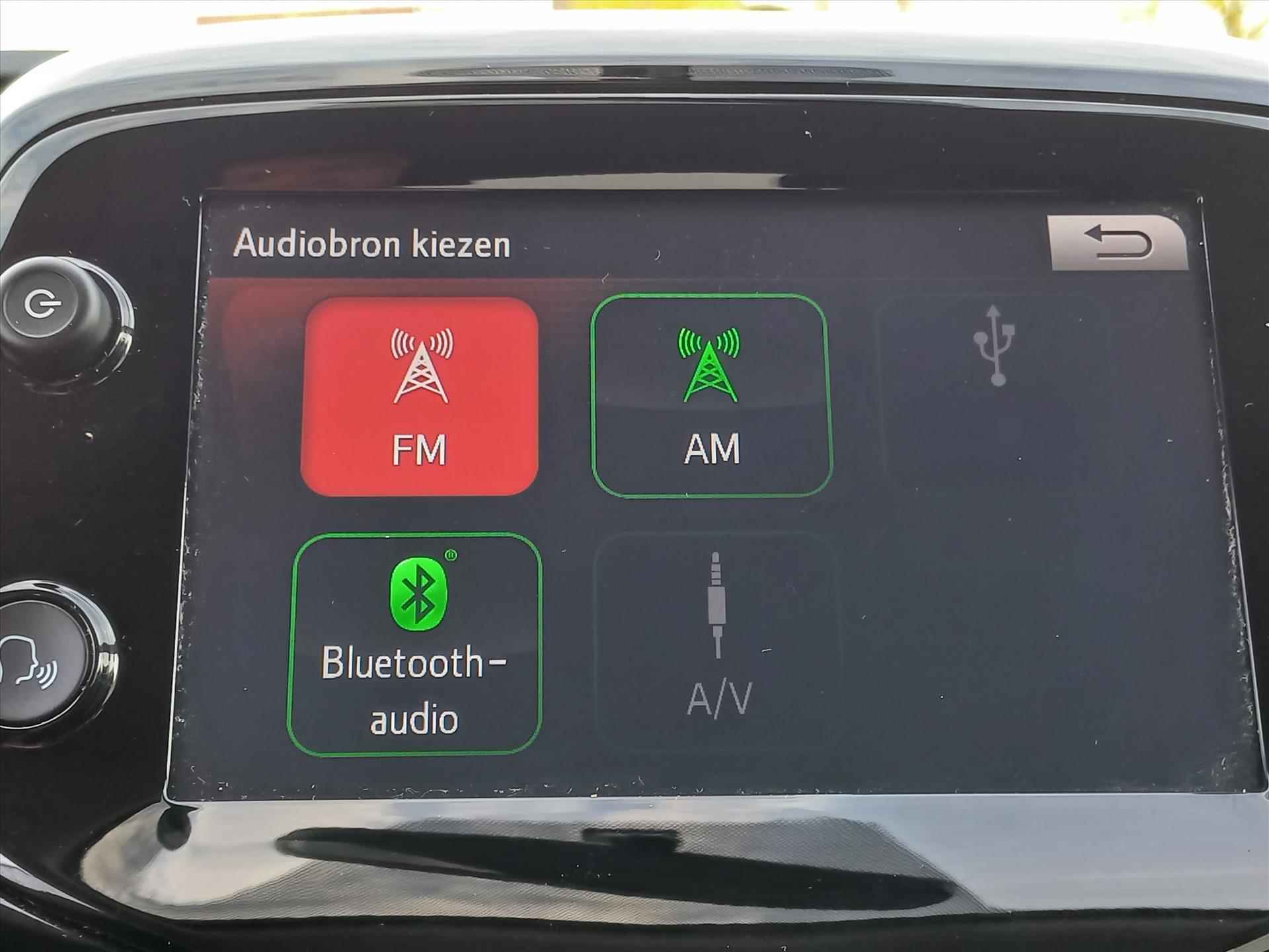 Peugeot 108 1.0 5drs 72pk ALLURE | Airconditioning | Lm-velgen | Navigatie by app | Speedlimiter | Groot scherm - 19/37