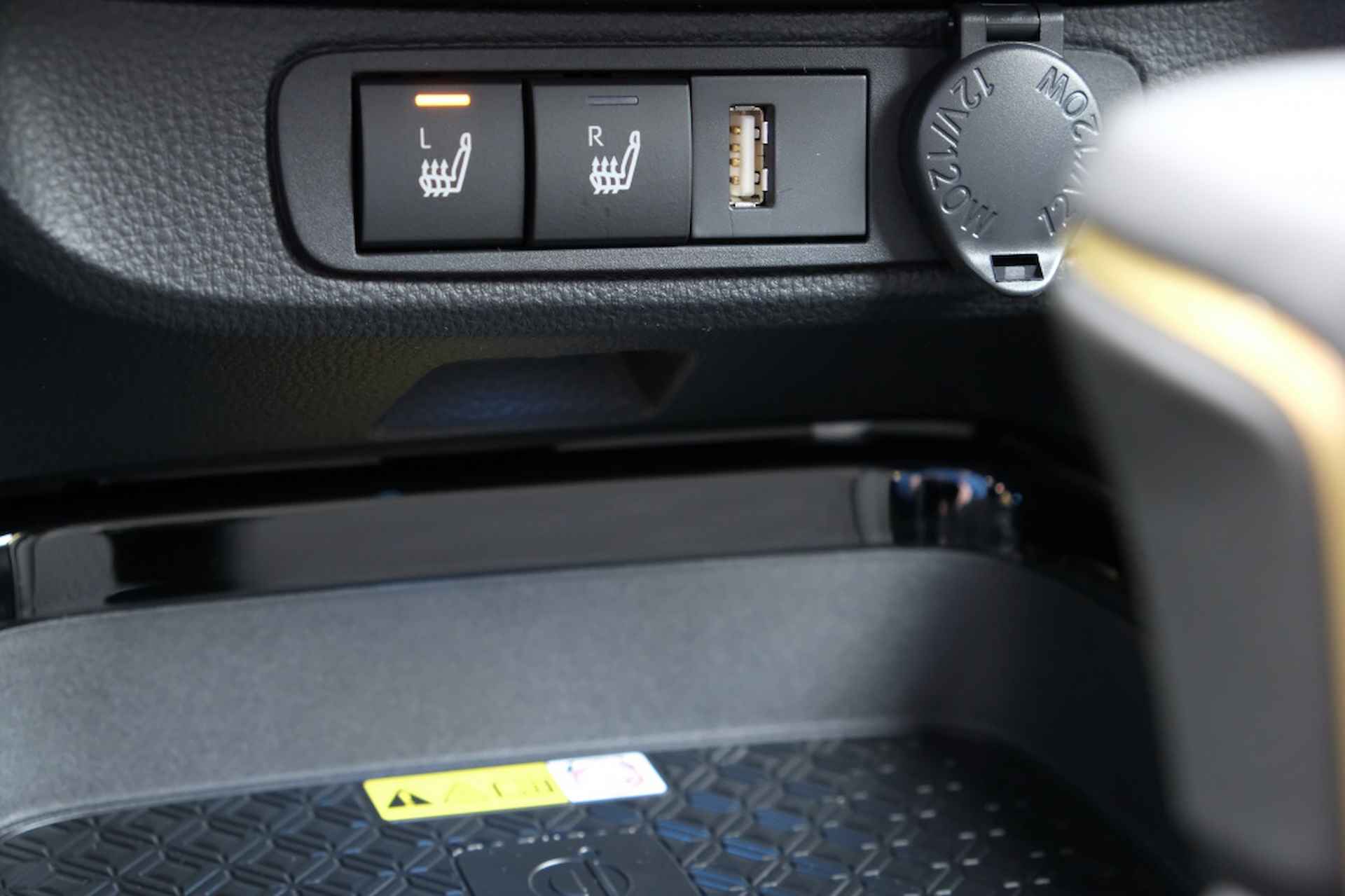Toyota Aygo X 1.0 VVT-i S-CVT Premium Automaat | Draadloos Apple CarPlay / And - 28/40