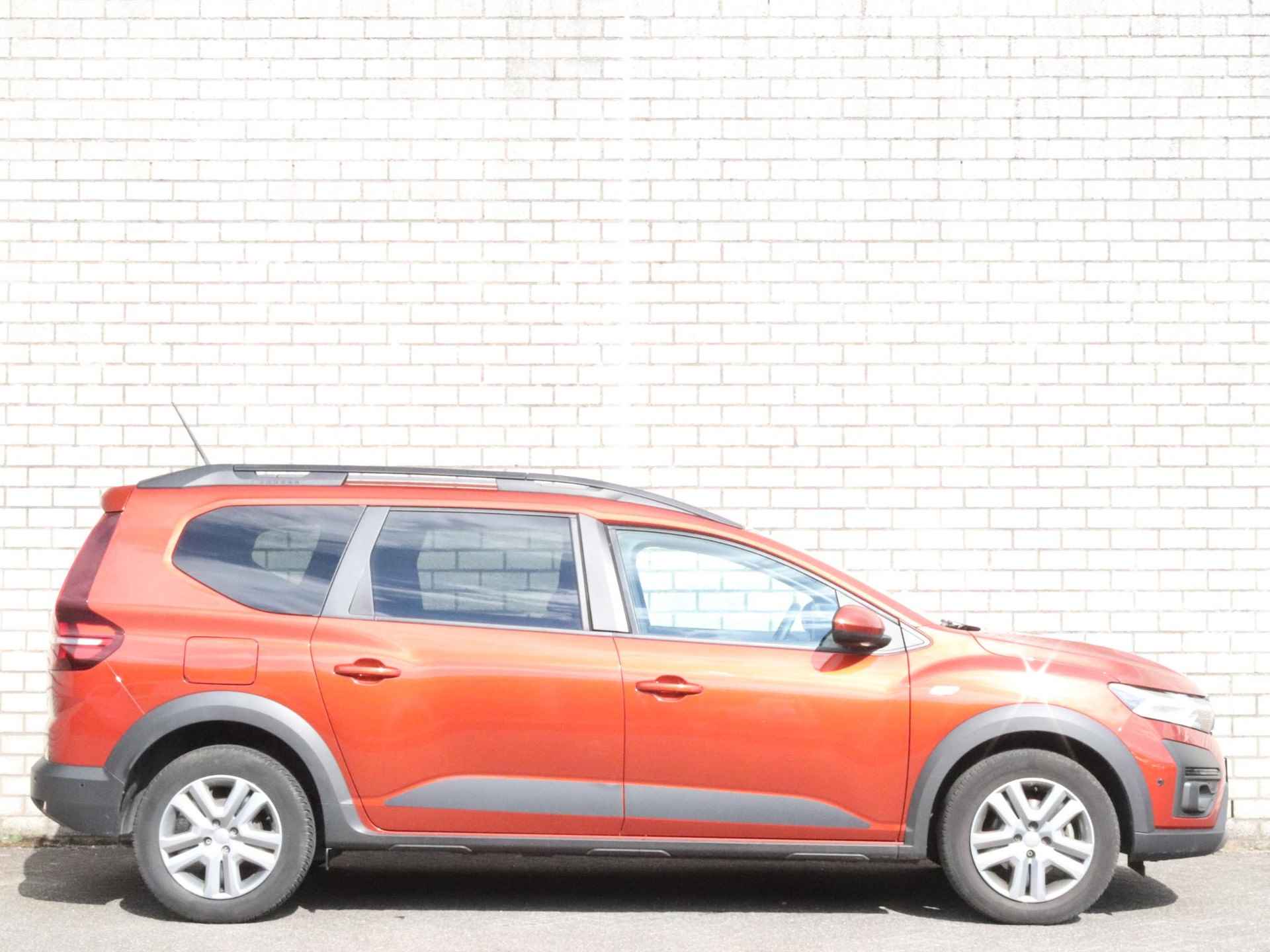 Dacia Jogger 1.0 TCe 110 Expression | 7-Persoons | Navigatie | Achteruitrijcamera | Dodehoekdetectie - 16/31