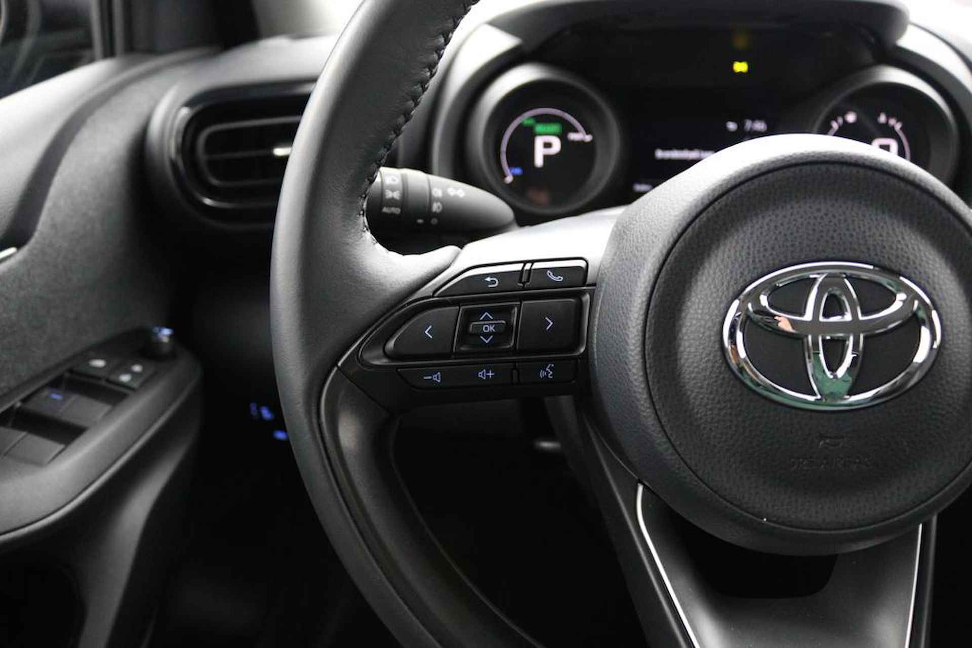 Toyota Yaris 1.5 Hybrid Dynamic | Navigatie | Trekhaak | Apple carplay - Android auto | Climate control | - 19/49