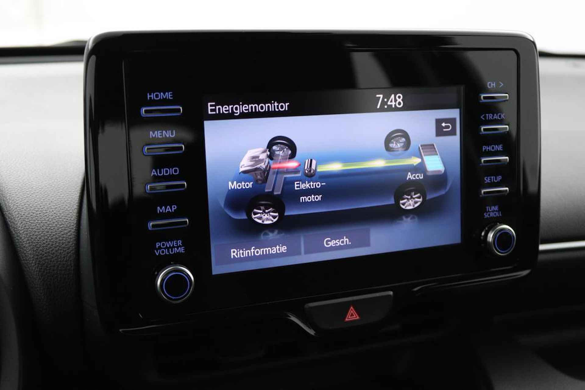 Toyota Yaris 1.5 Hybrid Dynamic | Navigatie | Trekhaak | Apple carplay - Android auto | Climate control | - 43/49